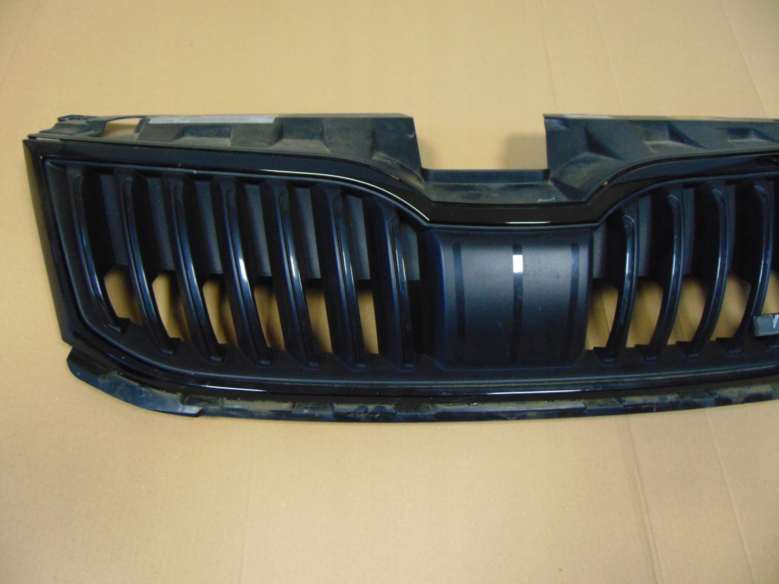 Kühlergrill Skoda OCTAVIA III FRONTGRILL 5E0853653A Kühlergitter