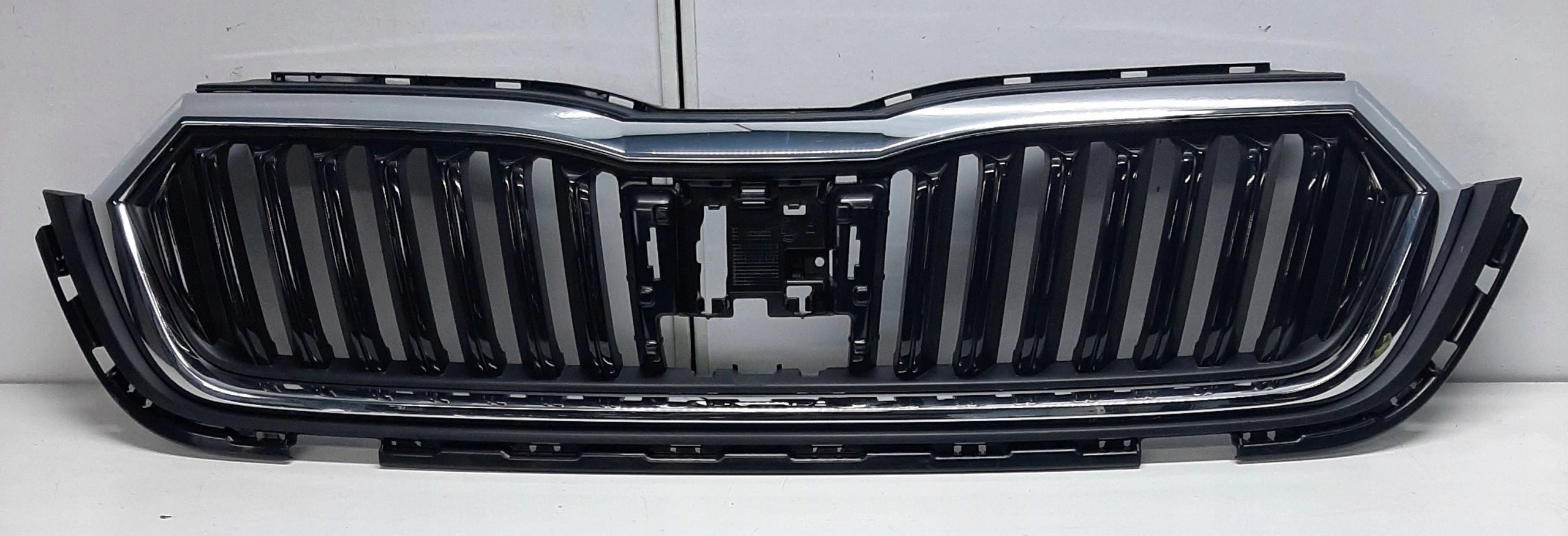 Kühlergrill Skoda OCTAVIA 4 OCTAVIA IV FRONTGRILL 5E38077245E Kühlergitter