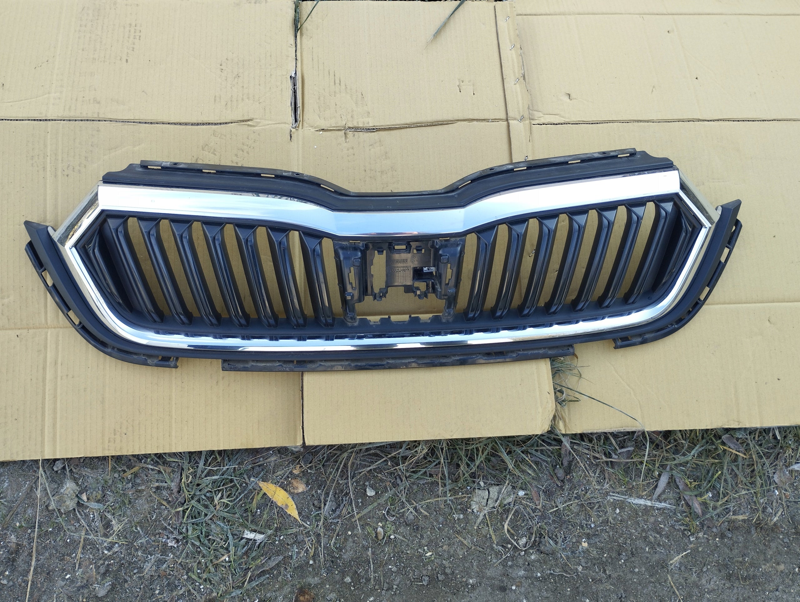 Kühlergrill Skoda OCTAVIA IV FRONTGRILL Kühlergitter