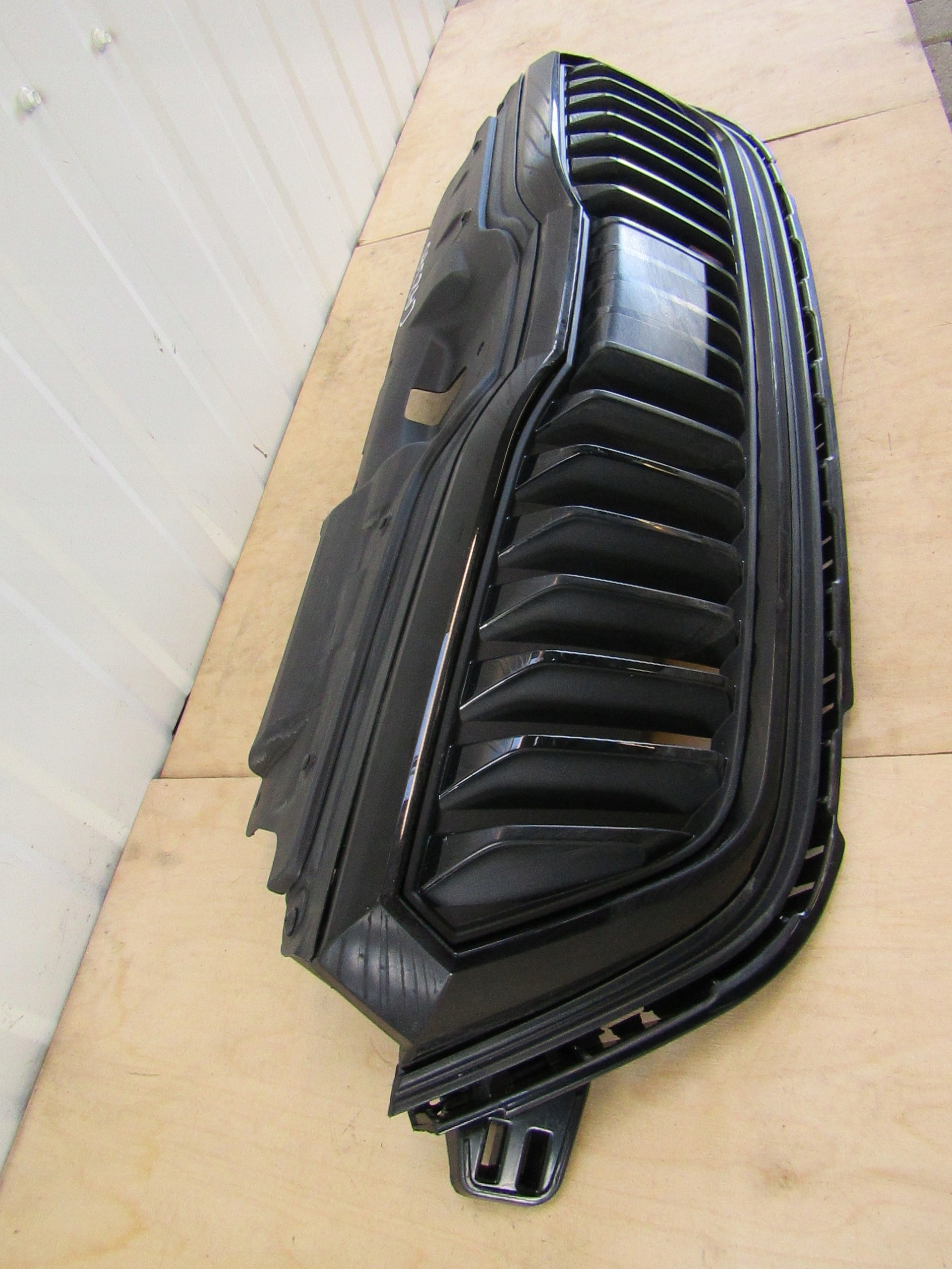 Kühlergrill Skoda SCALA FRONTGRILL 657853343 Kühlergitter