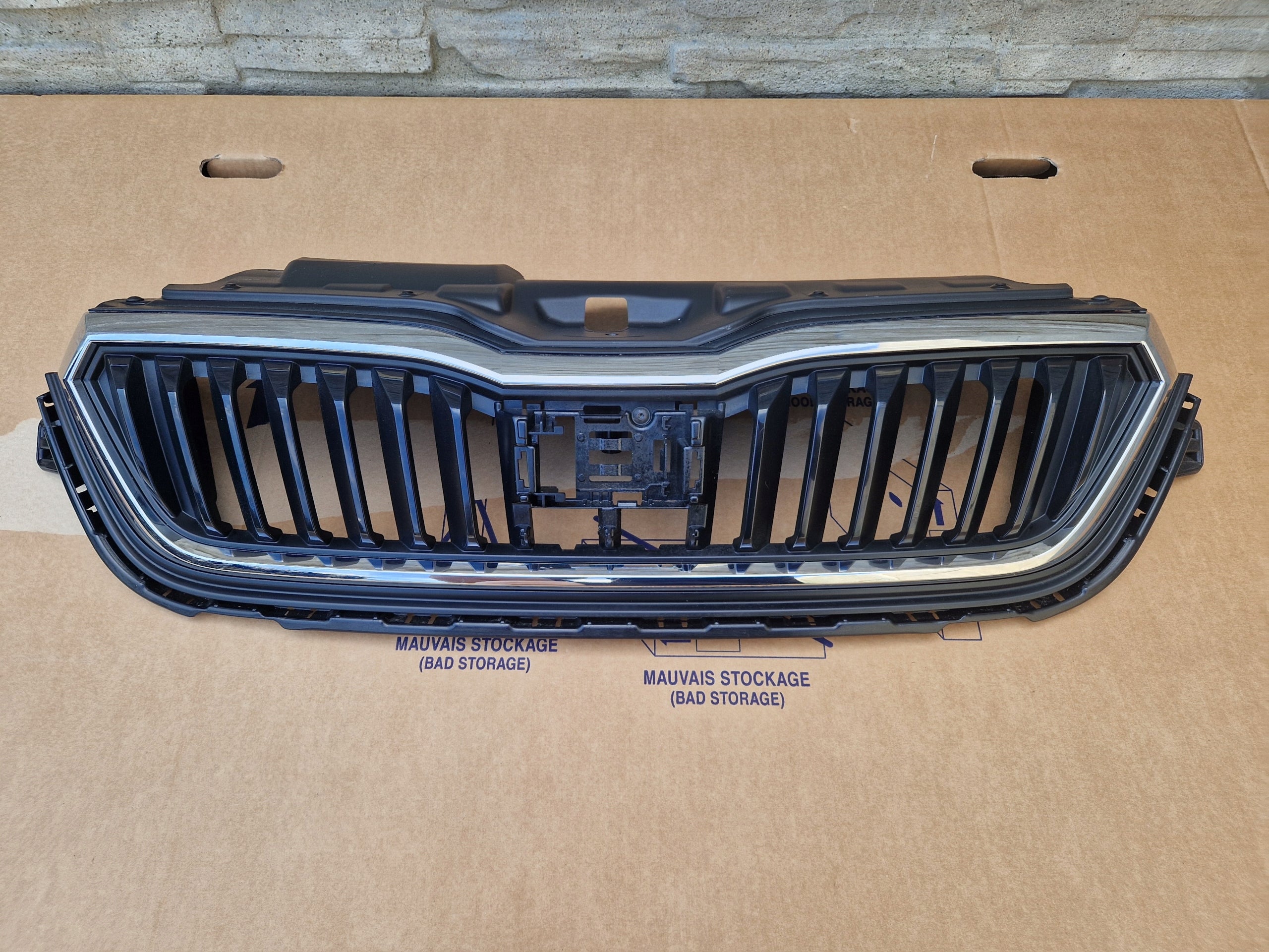 Kühlergrill Skoda SCALA FRONTGRILL 657853653KA Kühlergitter