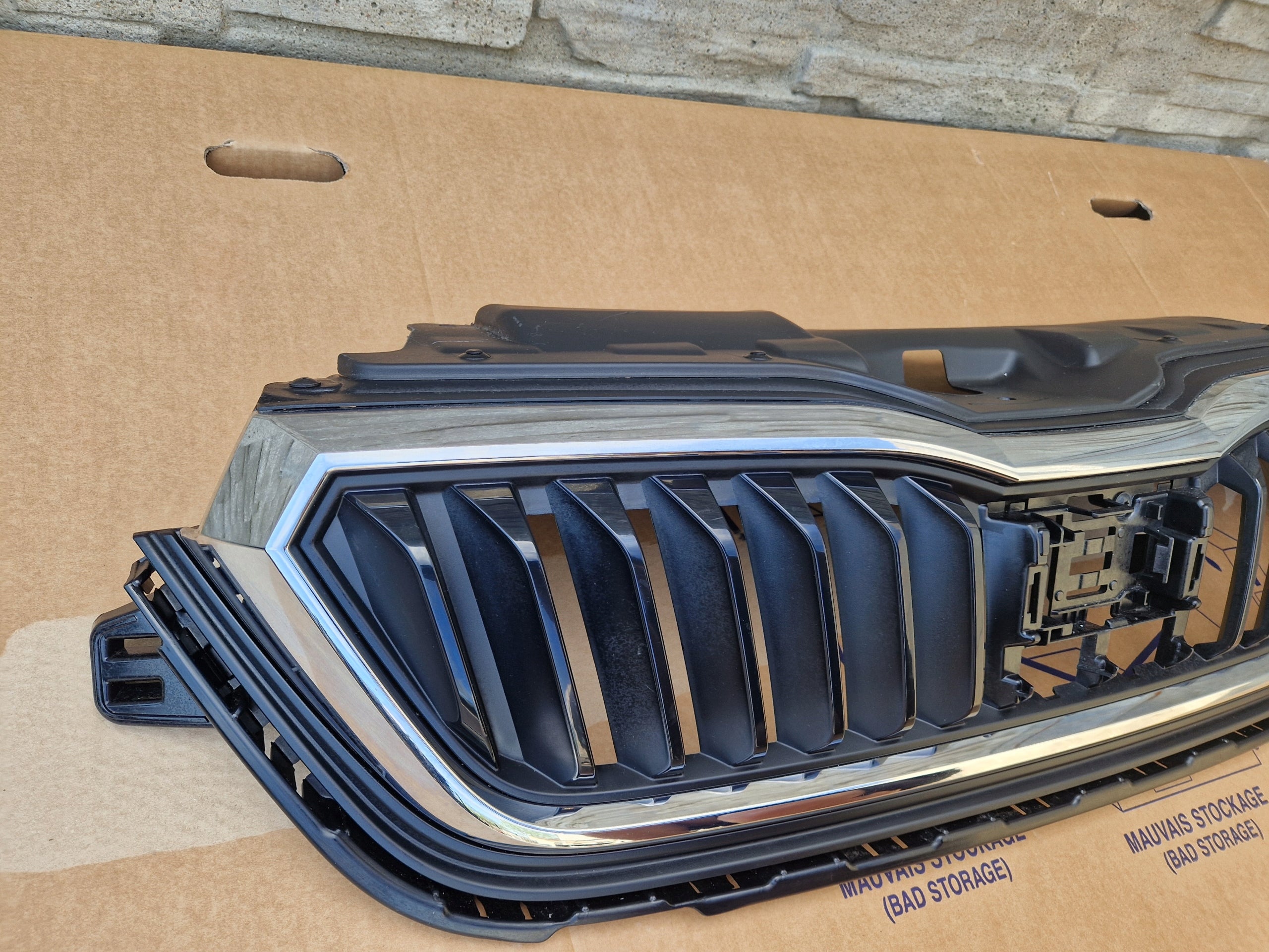 Kühlergrill Skoda SCALA FRONTGRILL 657853653KA Kühlergitter