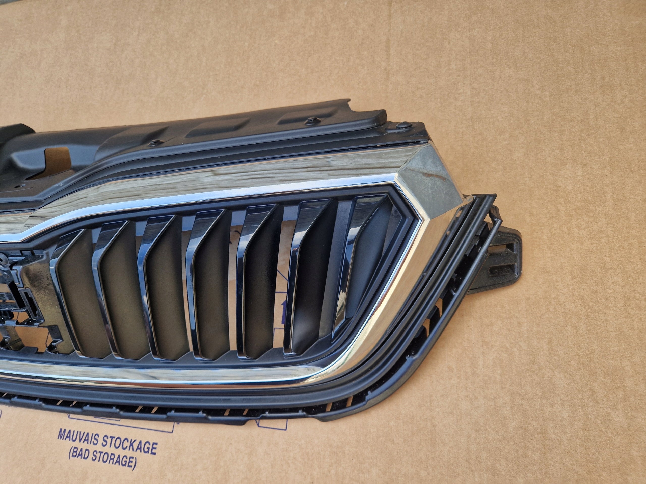 Kühlergrill Skoda SCALA FRONTGRILL 657853653KA Kühlergitter