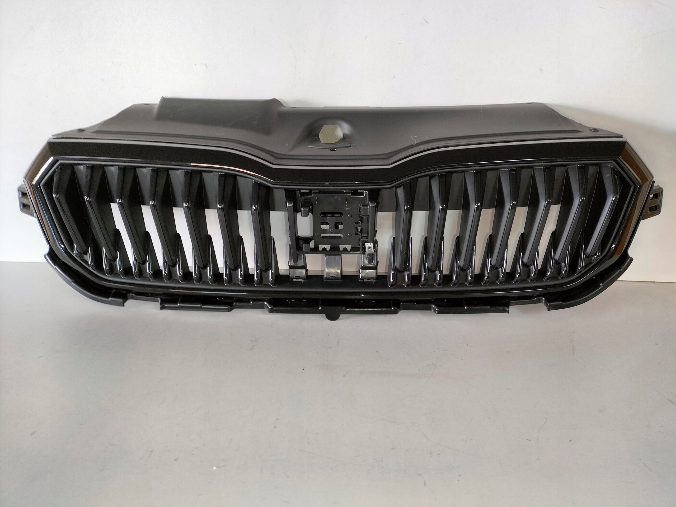  Kühlergrill Skoda SCALA FRONTGRILL 657853343A6 Kühlergitter product image