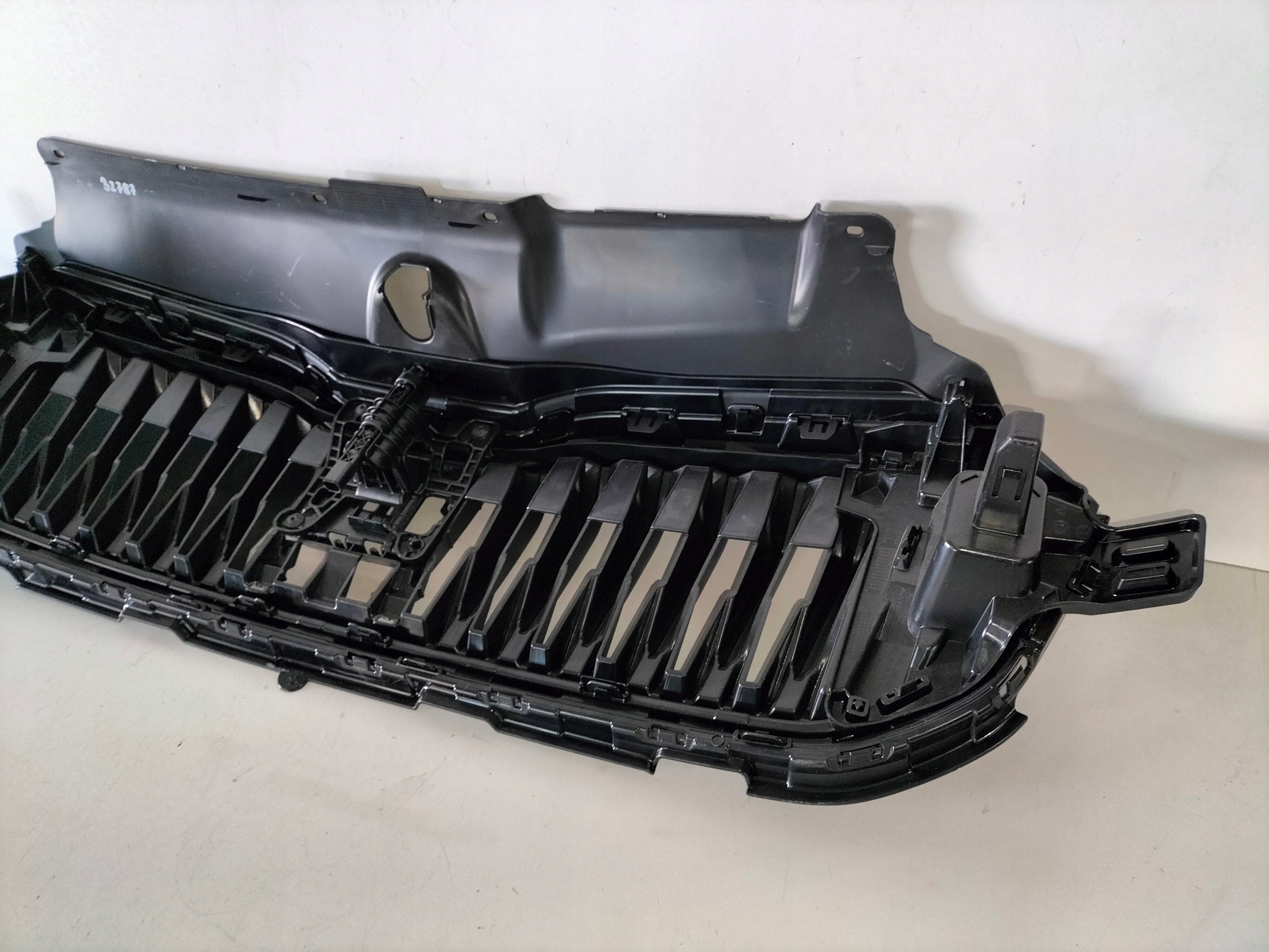 Kühlergrill Skoda SCALA FRONTGRILL 657853343A6 Kühlergitter