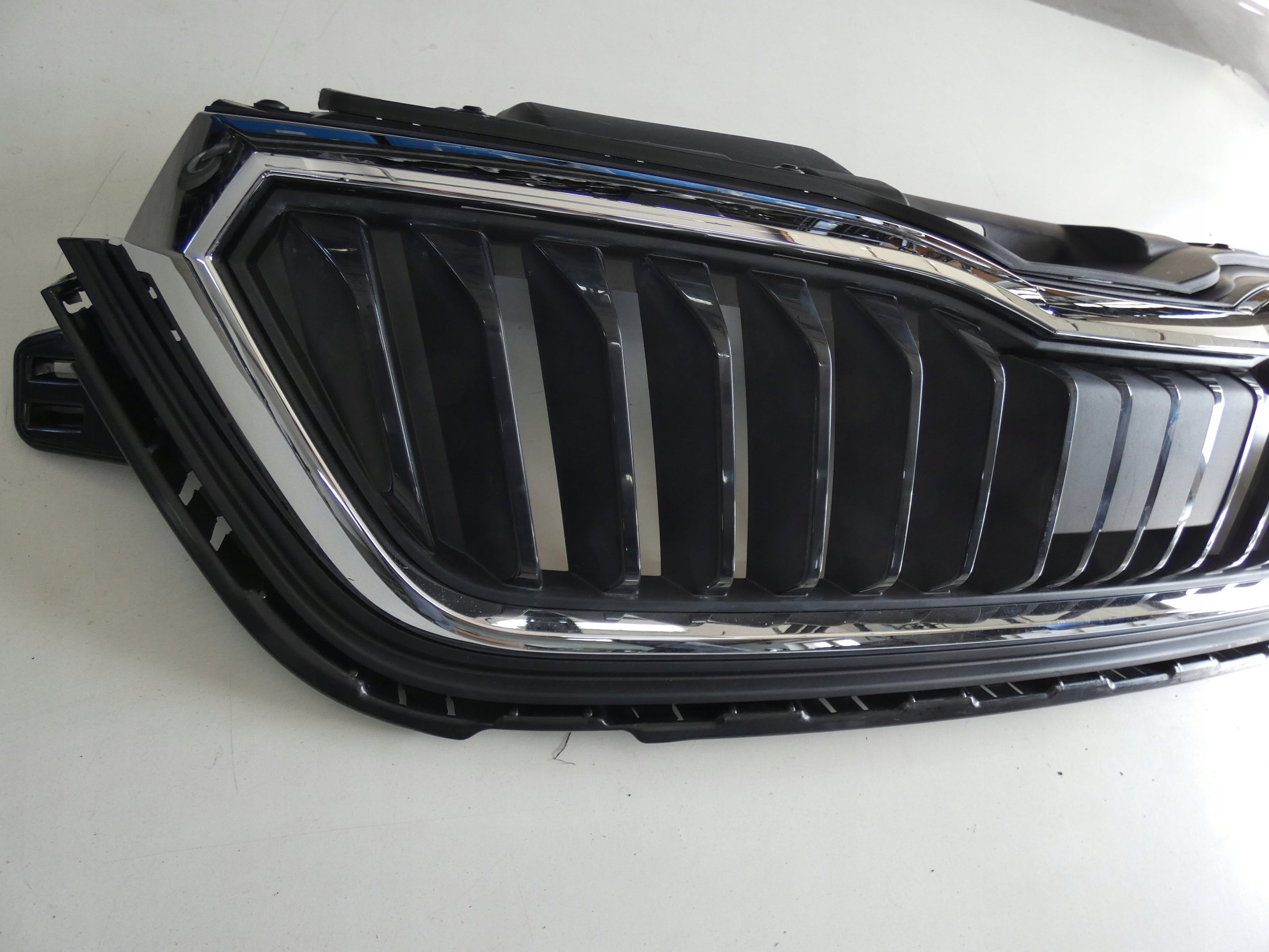 Kühlergrill Skoda SCALA FRONTGRILL Kühlergitter