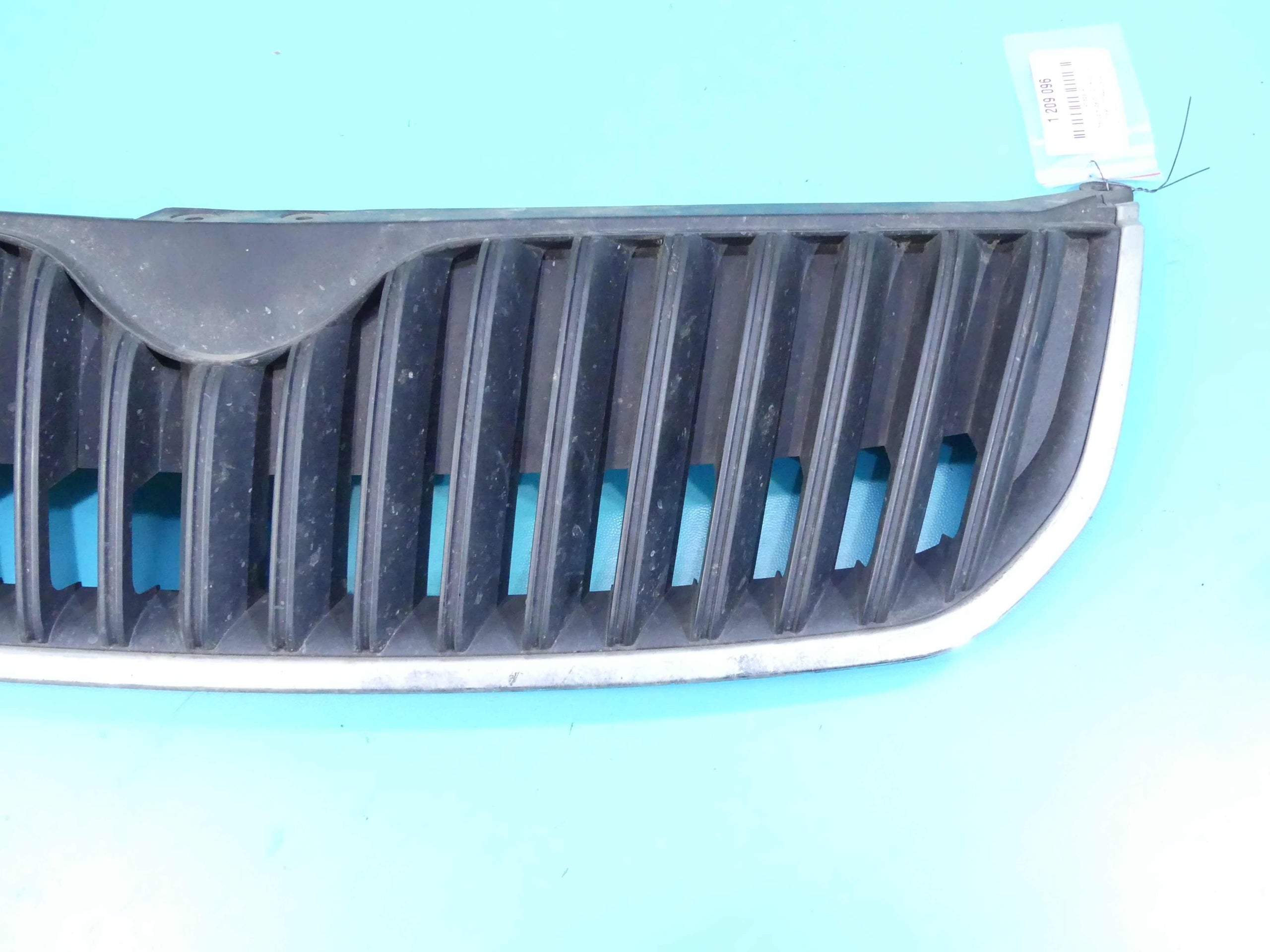 Kühlergrill Skoda SUPERB II 2 FRONTGRILL 3TD8536683T Kühlergitter