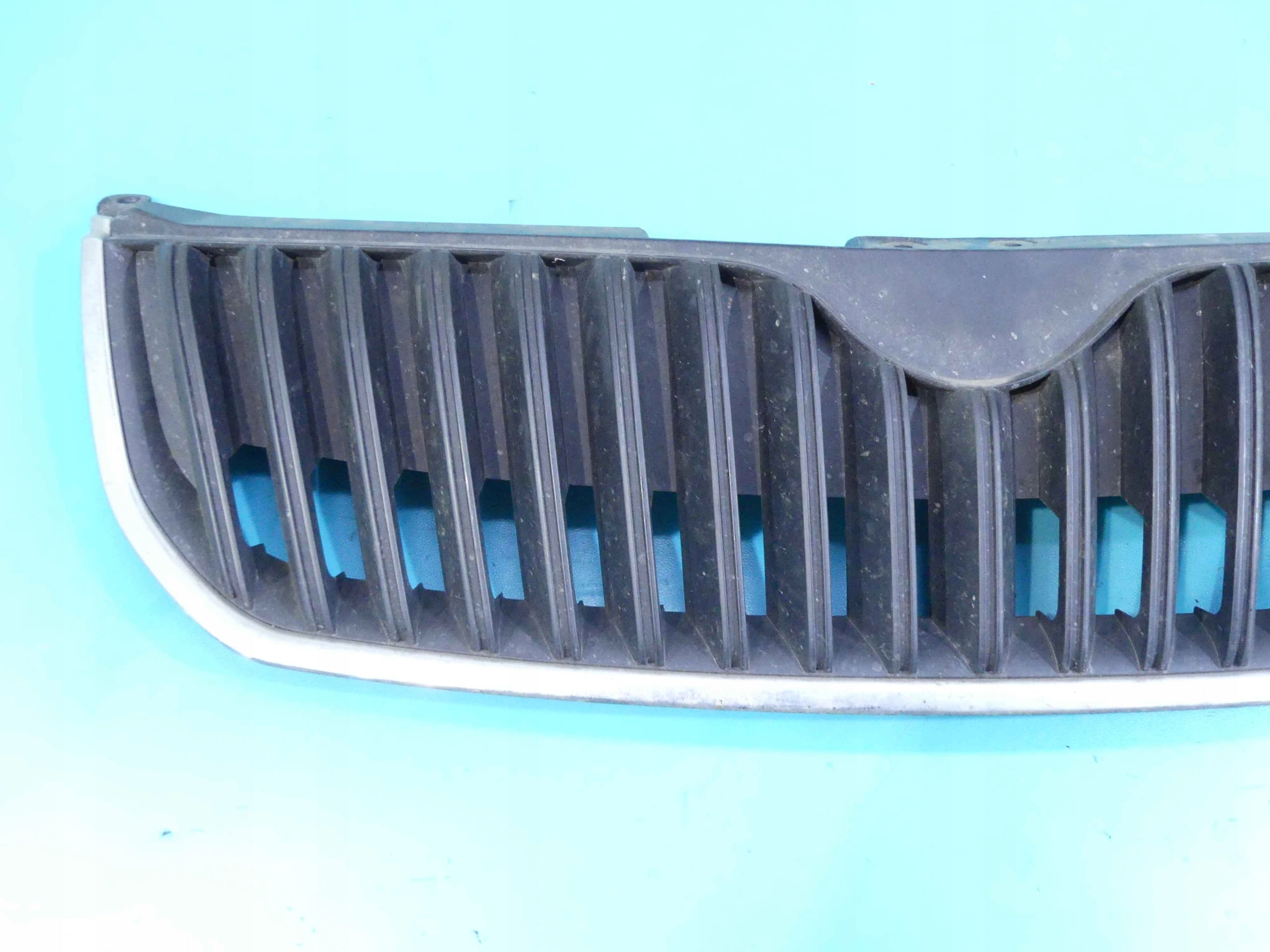 Kühlergrill Skoda SUPERB II 2 FRONTGRILL 3TD8536683T Kühlergitter