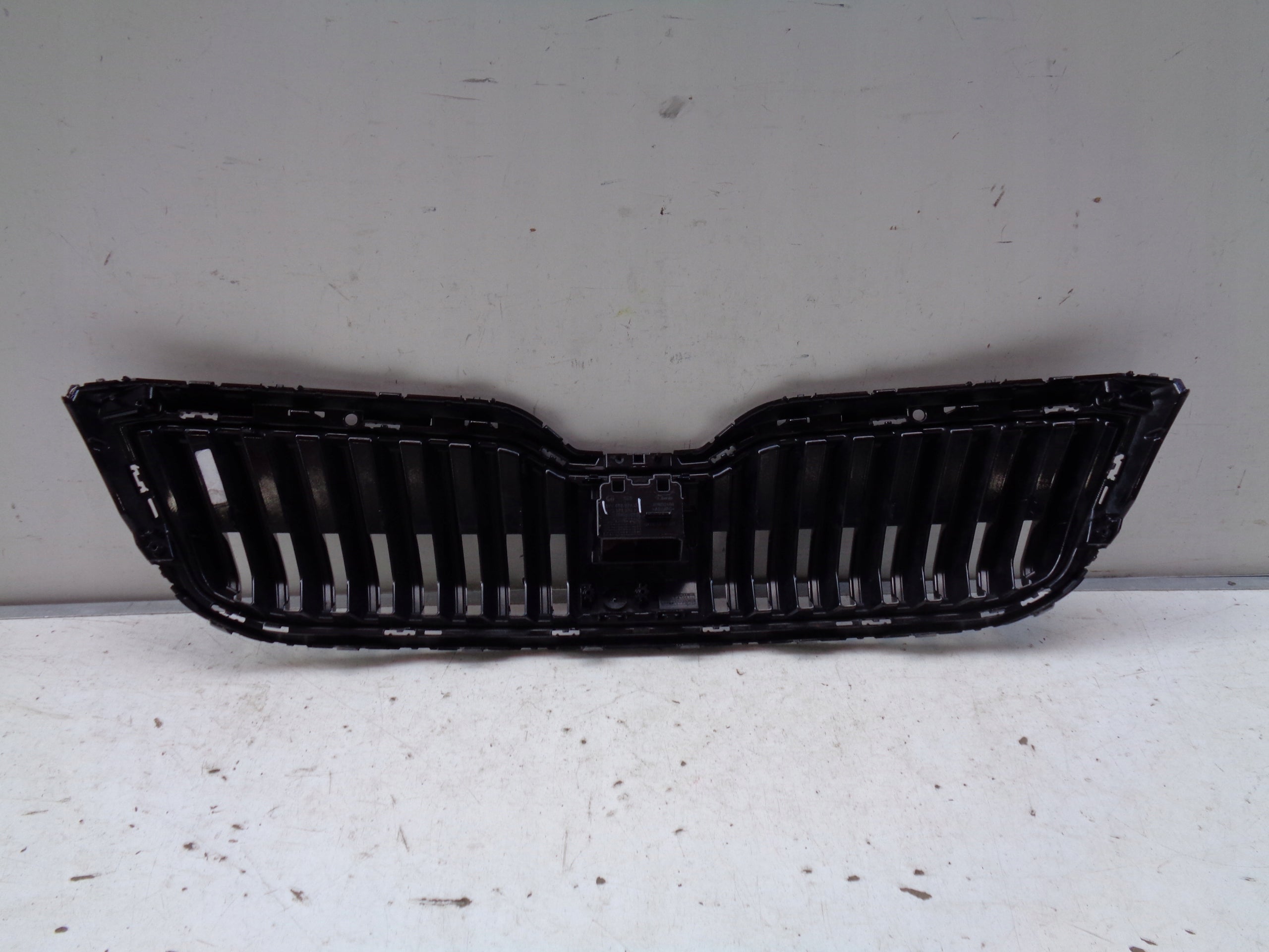 Kühlergrill Skoda SUPERB III 3 FRONTGRILL 3V0853653G3 Kühlergitter