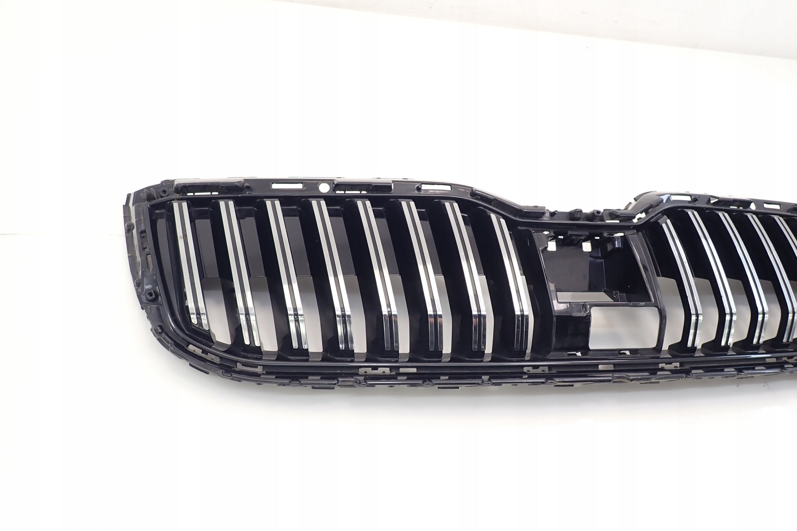 Kühlergrill Skoda SUPERB III FRONTGRILL 3V0853653G3 Kühlergitter