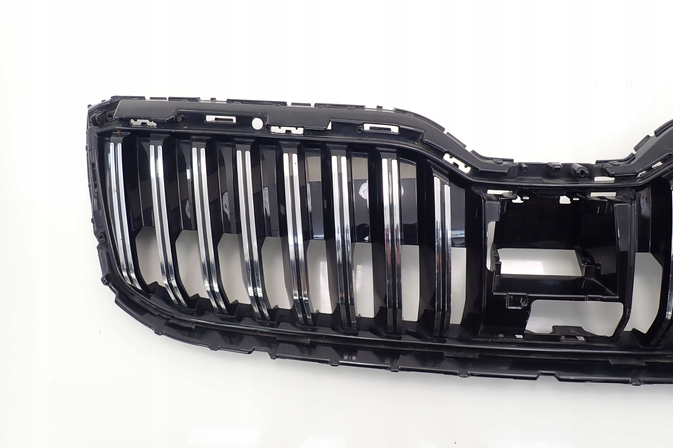 Kühlergrill Skoda SUPERB III FRONTGRILL 3V0853653G3 Kühlergitter