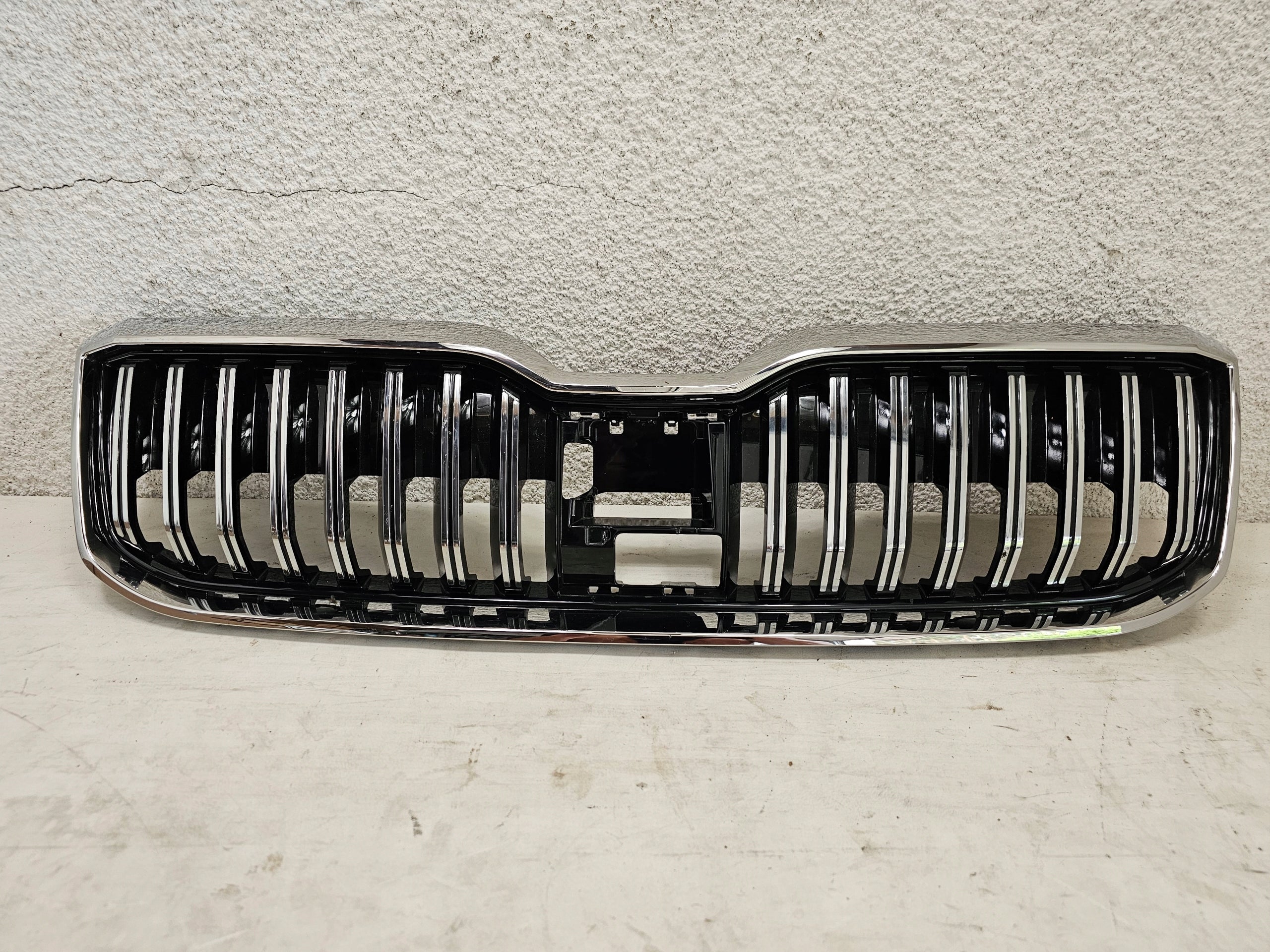 Kühlergrill Skoda SUPERB III FRONTGRILL 3V0853653G3 Kühlergitter