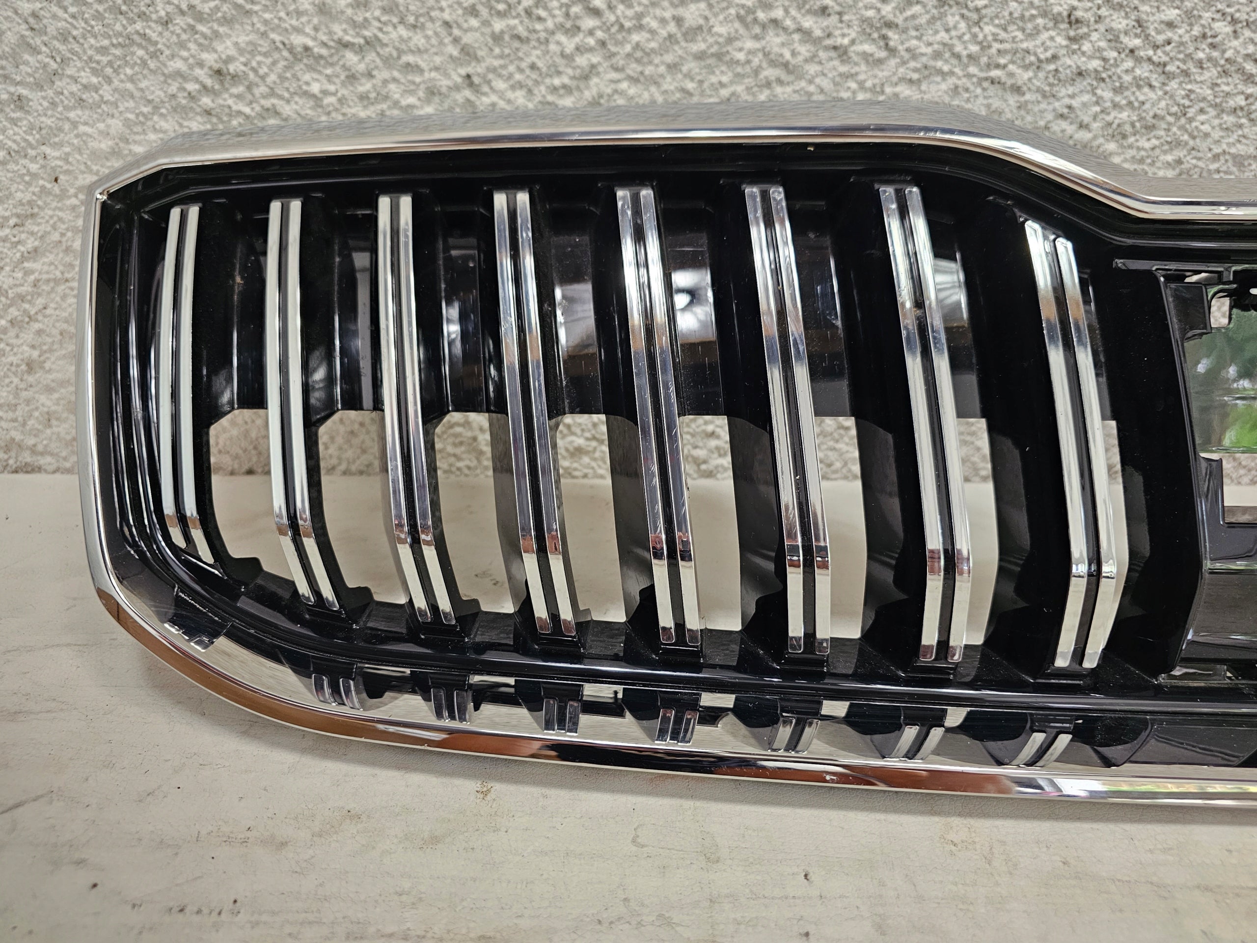 Kühlergrill Skoda SUPERB III FRONTGRILL 3V0853653G3 Kühlergitter