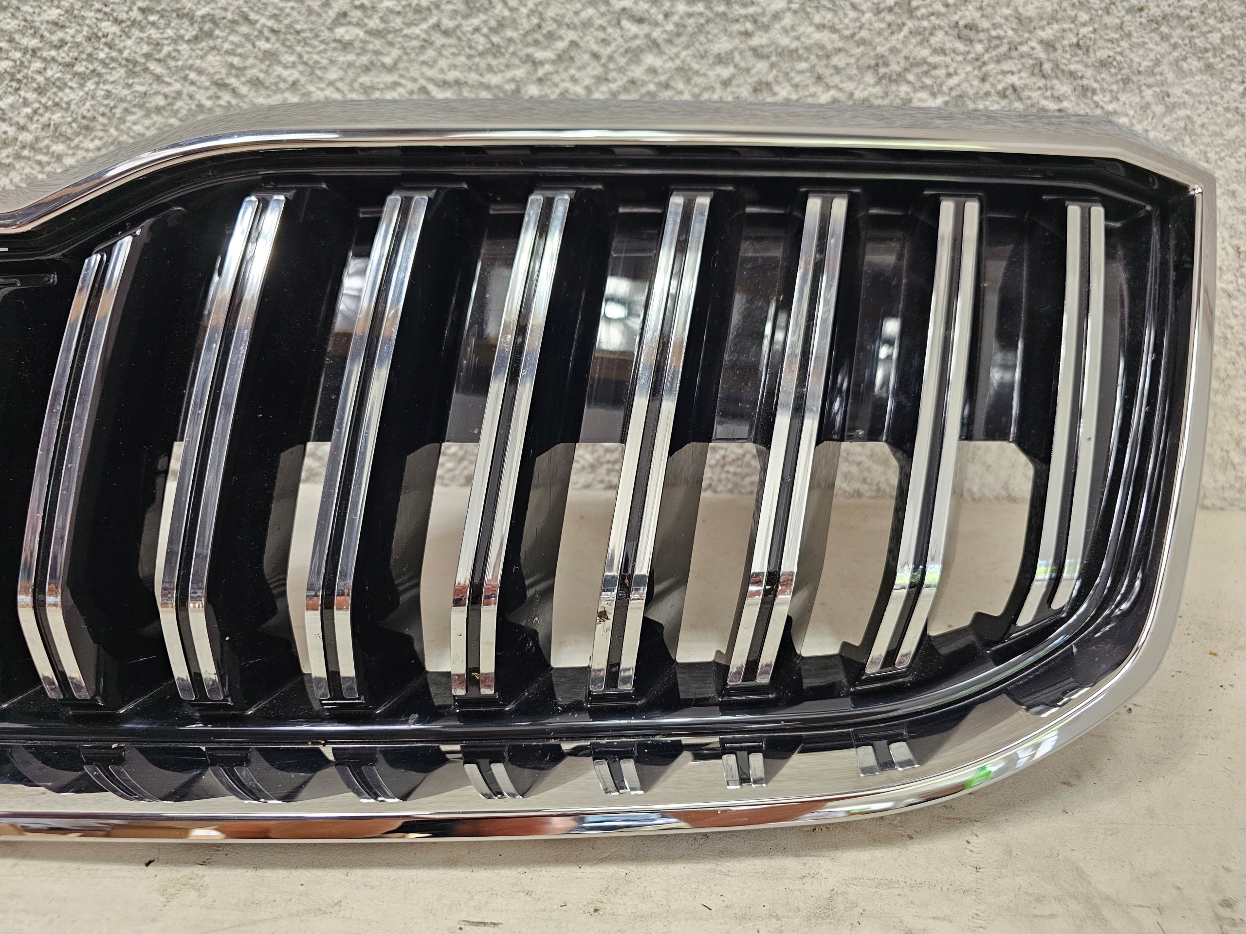 Kühlergrill Skoda SUPERB III FRONTGRILL 3V0853653G3 Kühlergitter