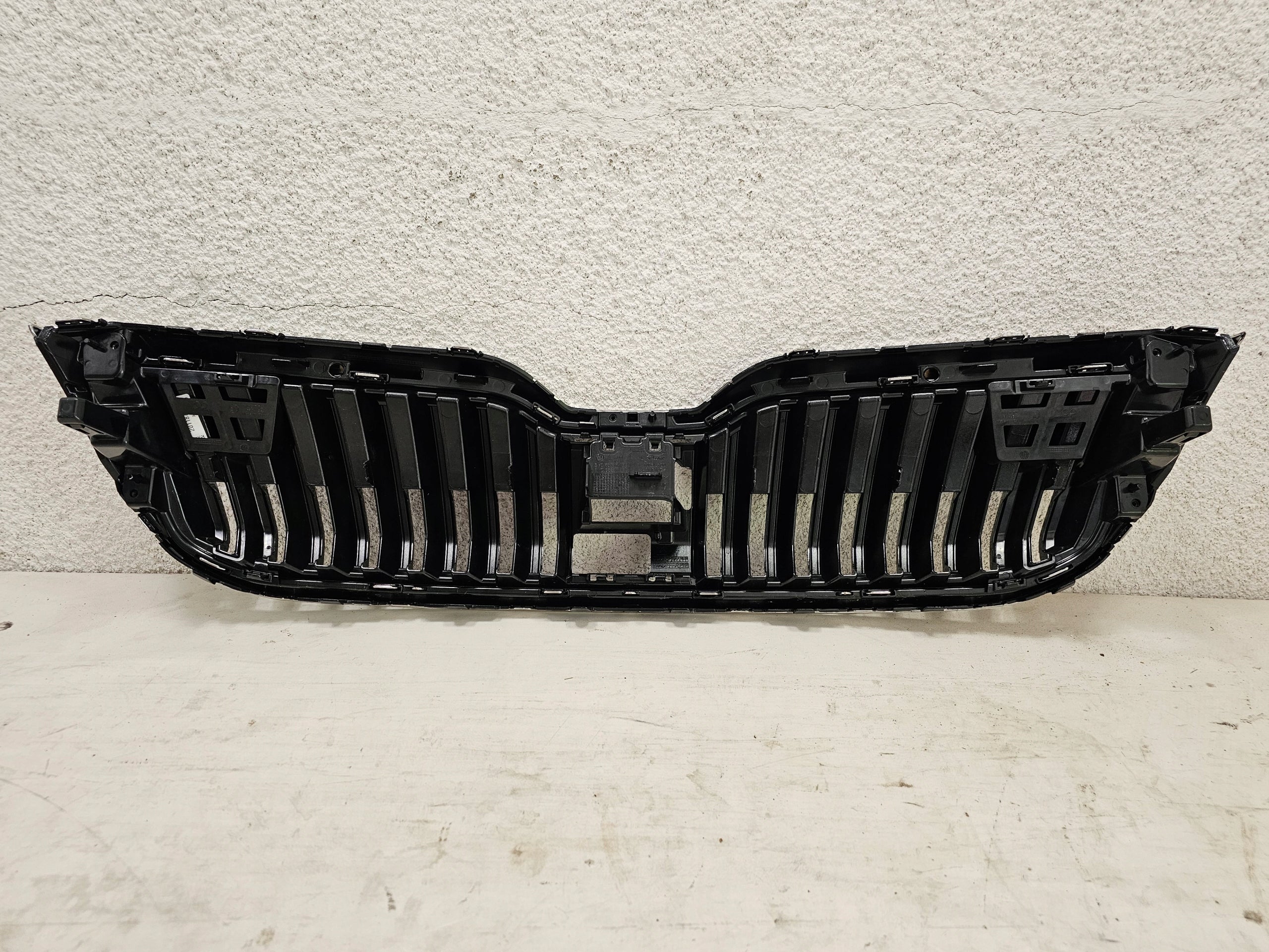 Kühlergrill Skoda SUPERB III FRONTGRILL 3V0853653G3 Kühlergitter