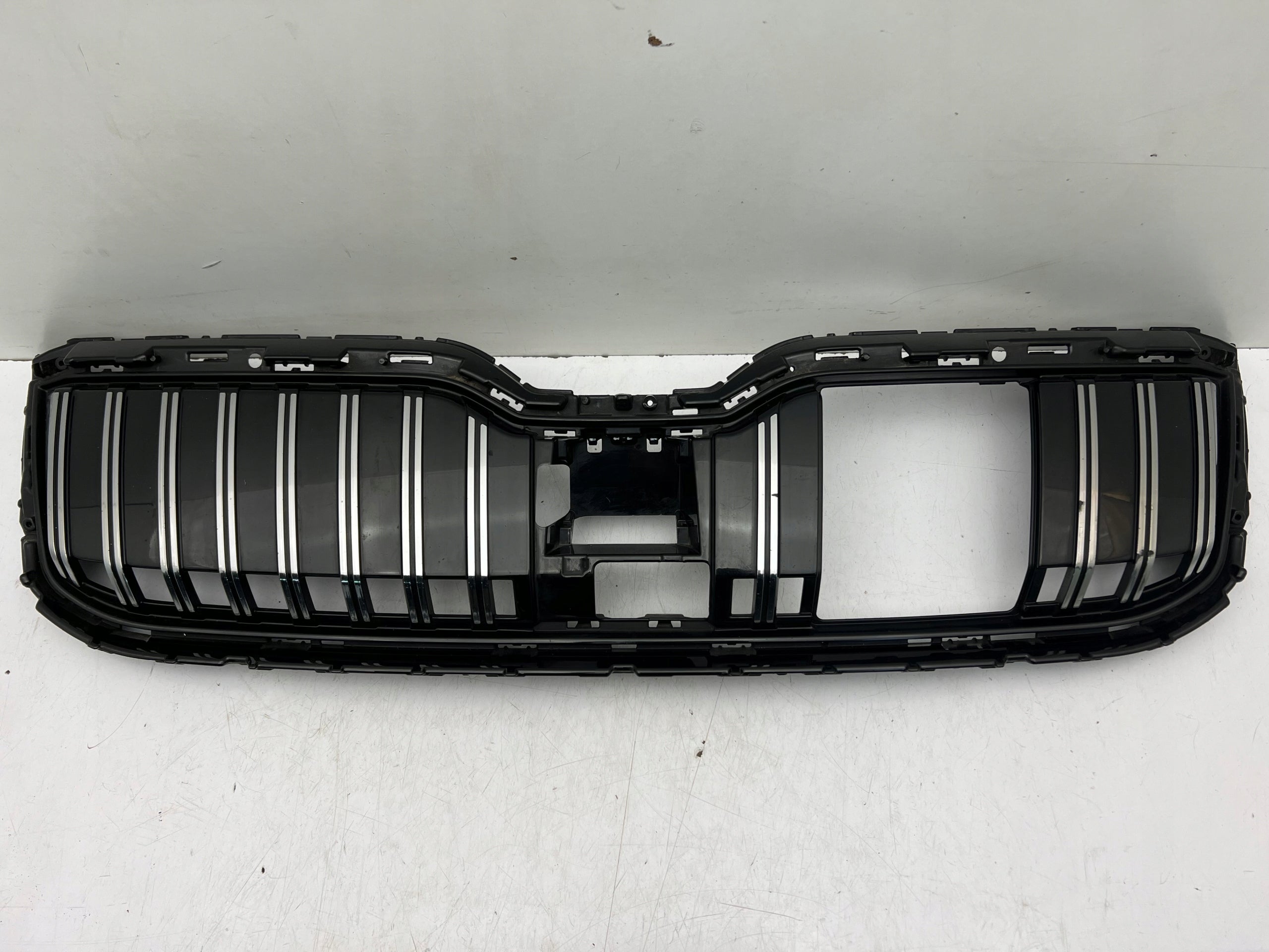  Kühlergrill Skoda SUPERB III FRONTGRILL 3V0853653J Kühlergitter product image