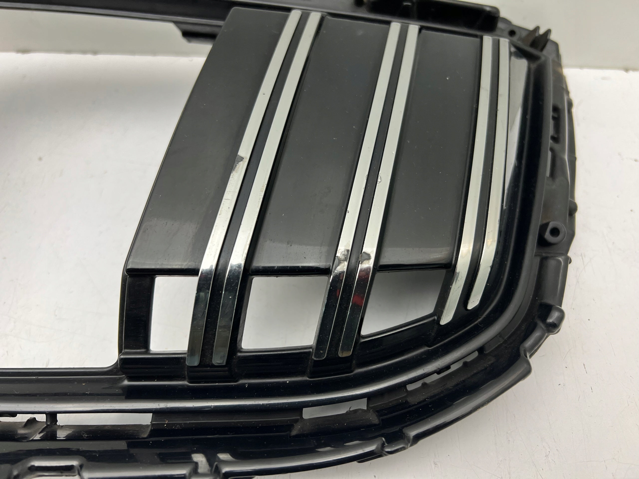 Kühlergrill Skoda SUPERB III FRONTGRILL 3V0853653J Kühlergitter