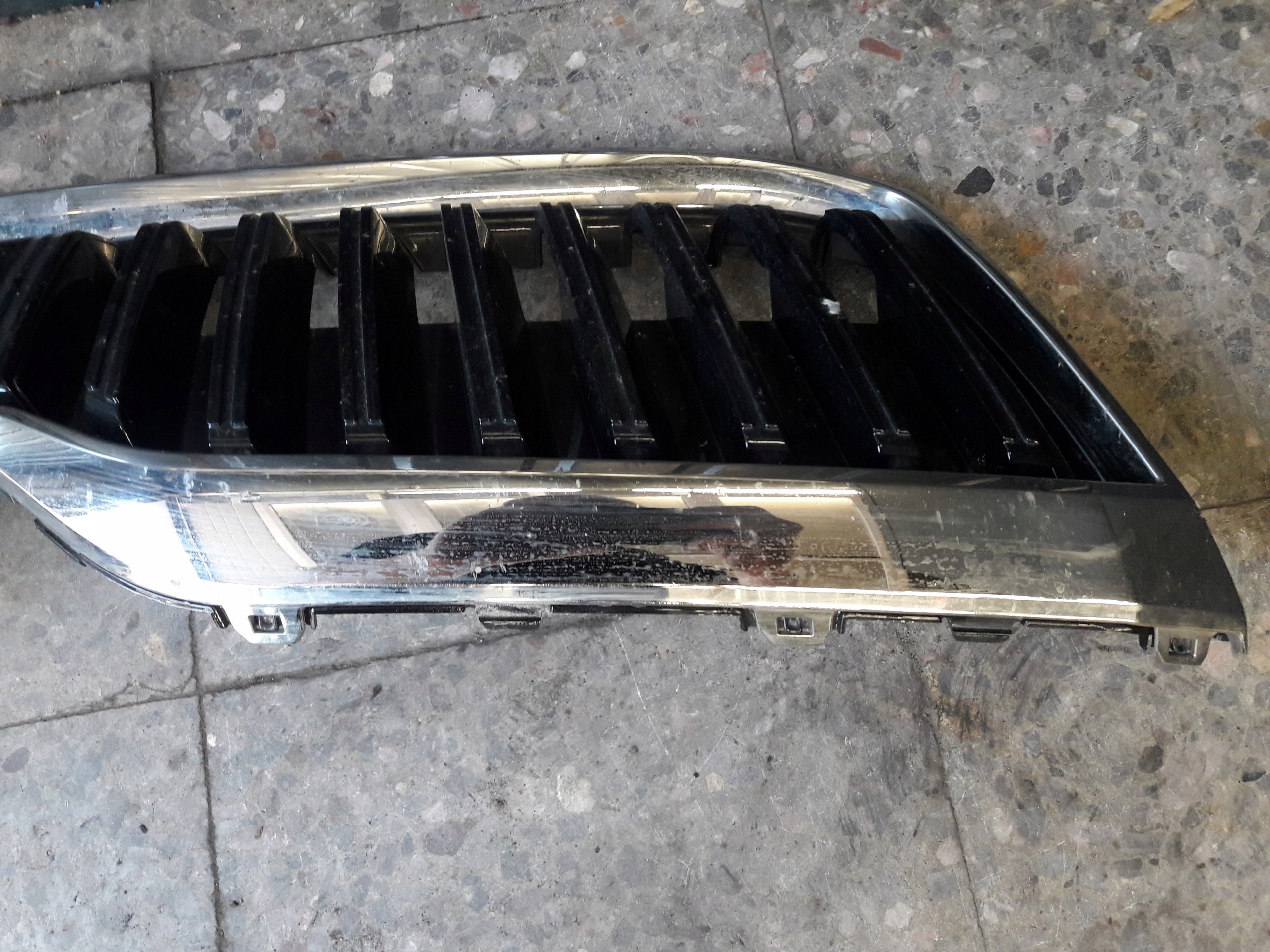 Kühlergrill Skoda SUPERB 3 FRONTGRILL 3v0853653ga Kühlergitter