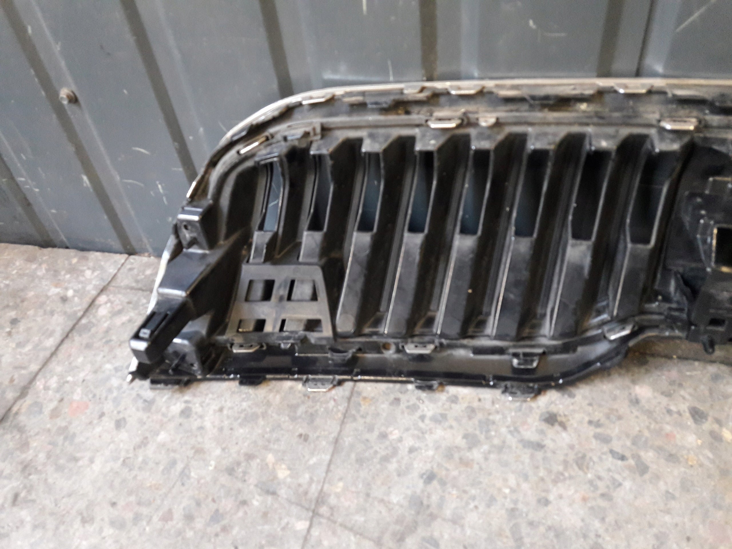 Kühlergrill Skoda SUPERB 3 FRONTGRILL 3v0853653ga Kühlergitter