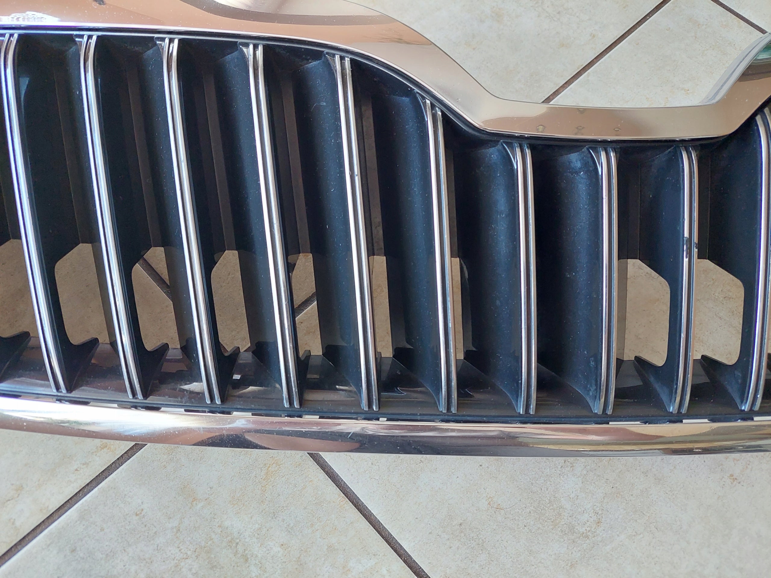 Kühlergrill Skoda SUPERB II FRONTGRILL 3T0853668B1 Kühlergitter