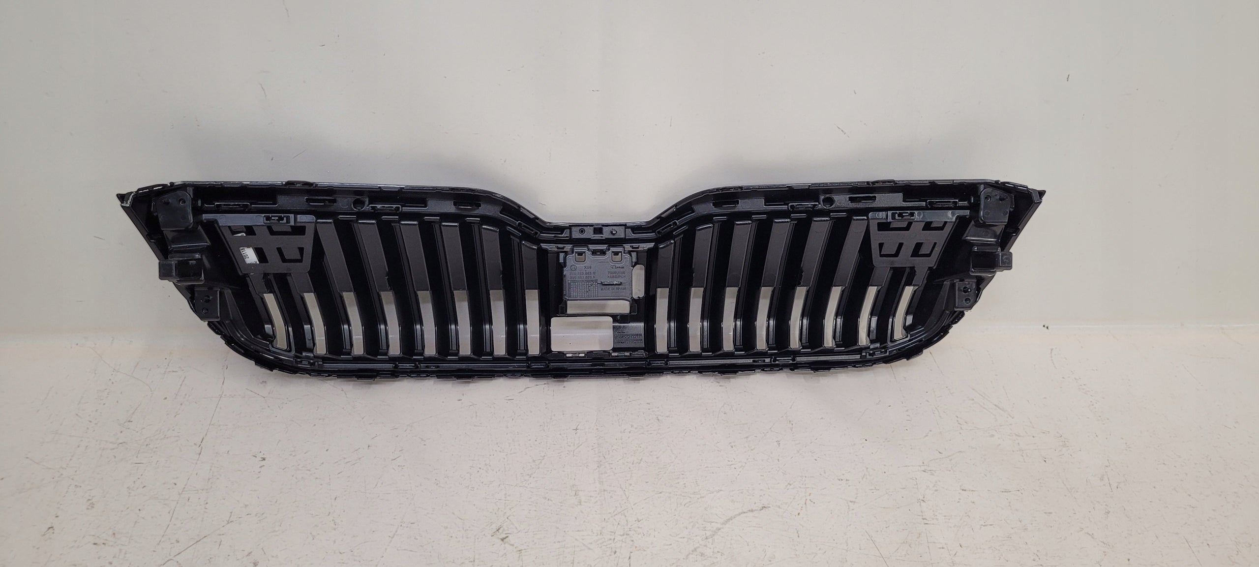 Kühlergrill Skoda SUPERB III 3 FRONTGRILL 3V08536536G Kühlergitter