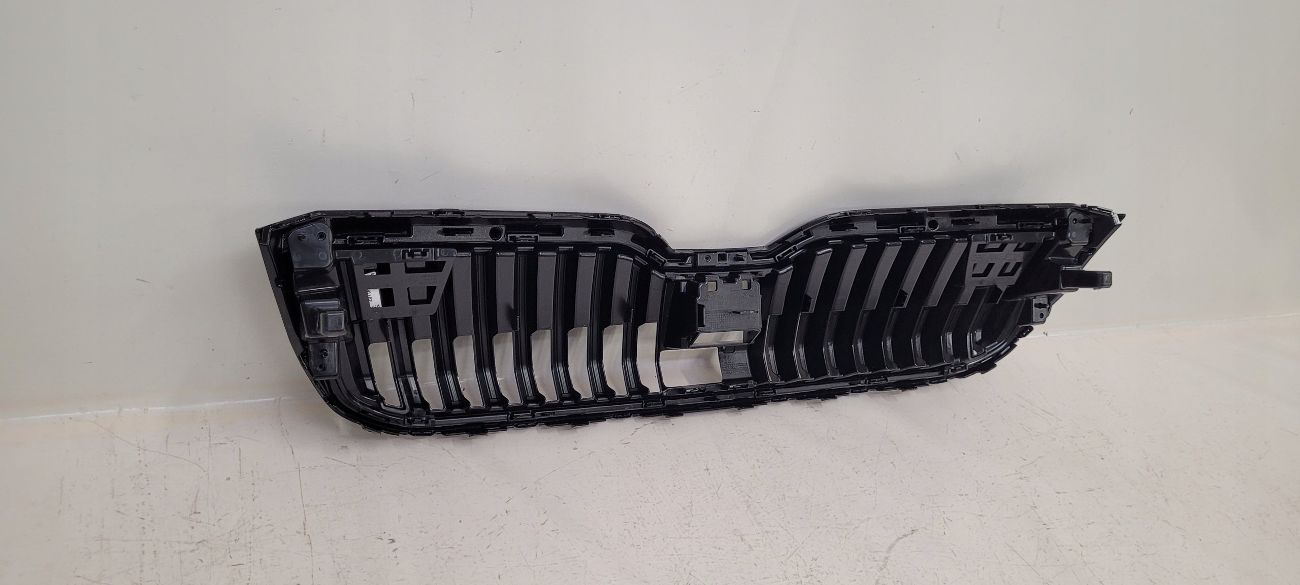 Kühlergrill Skoda SUPERB III 3 FRONTGRILL 3V08536536G Kühlergitter