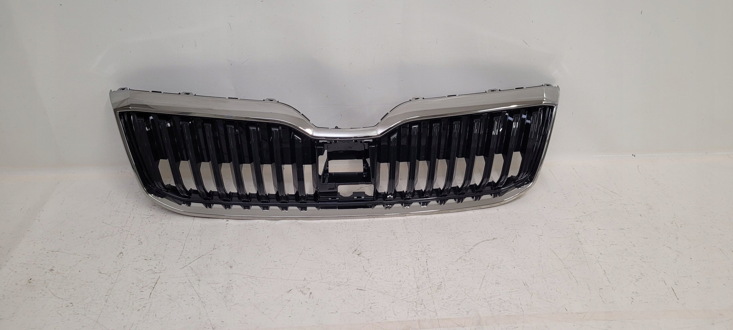  Radiator grille Skoda SUPERB III 3 FRONT GRILL 3V08536536G Radiator grille product image