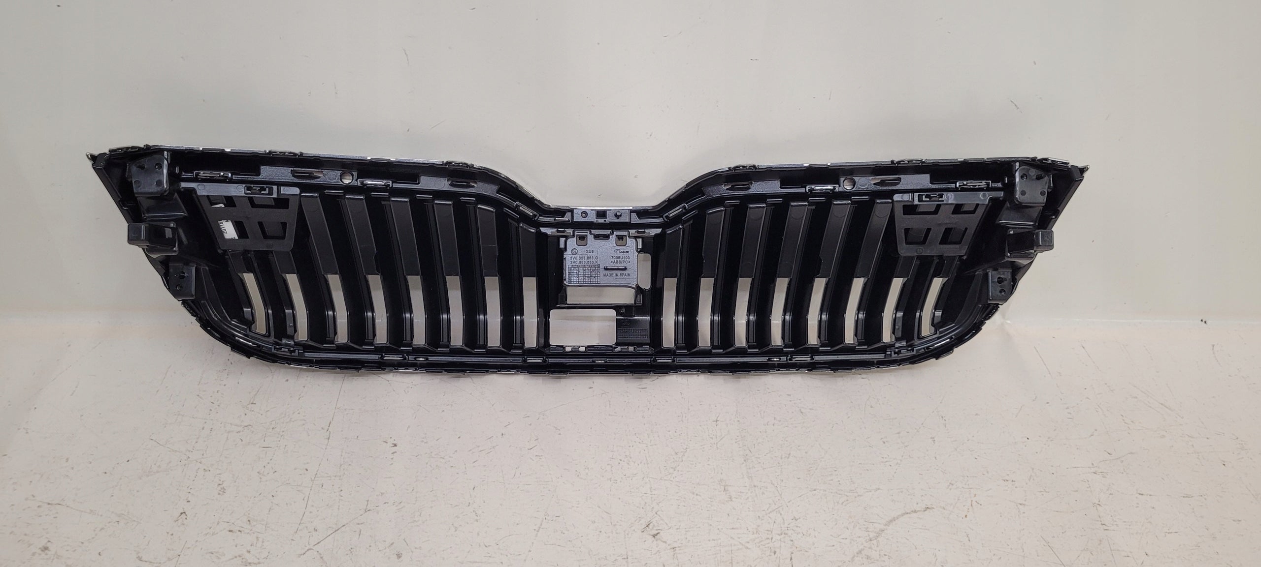 Kühlergrill Skoda SUPERB III 3 FRONTGRILL 3V08536536G Kühlergitter