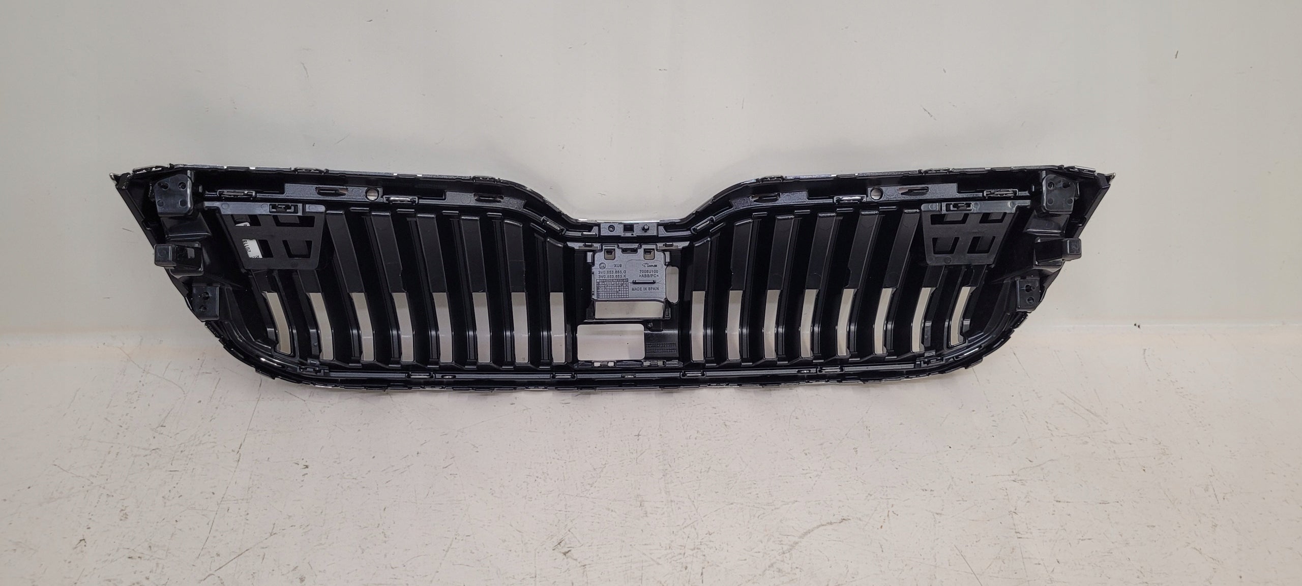 Kühlergrill Skoda SUPERB III 3 FRONTGRILL 3V08536536G Kühlergitter