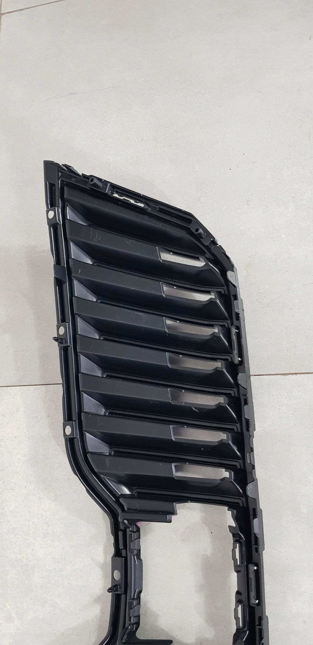 Kühlergrill Skoda SUPERB III 3 FRONTGRILL 3V0853653BA Kühlergitter