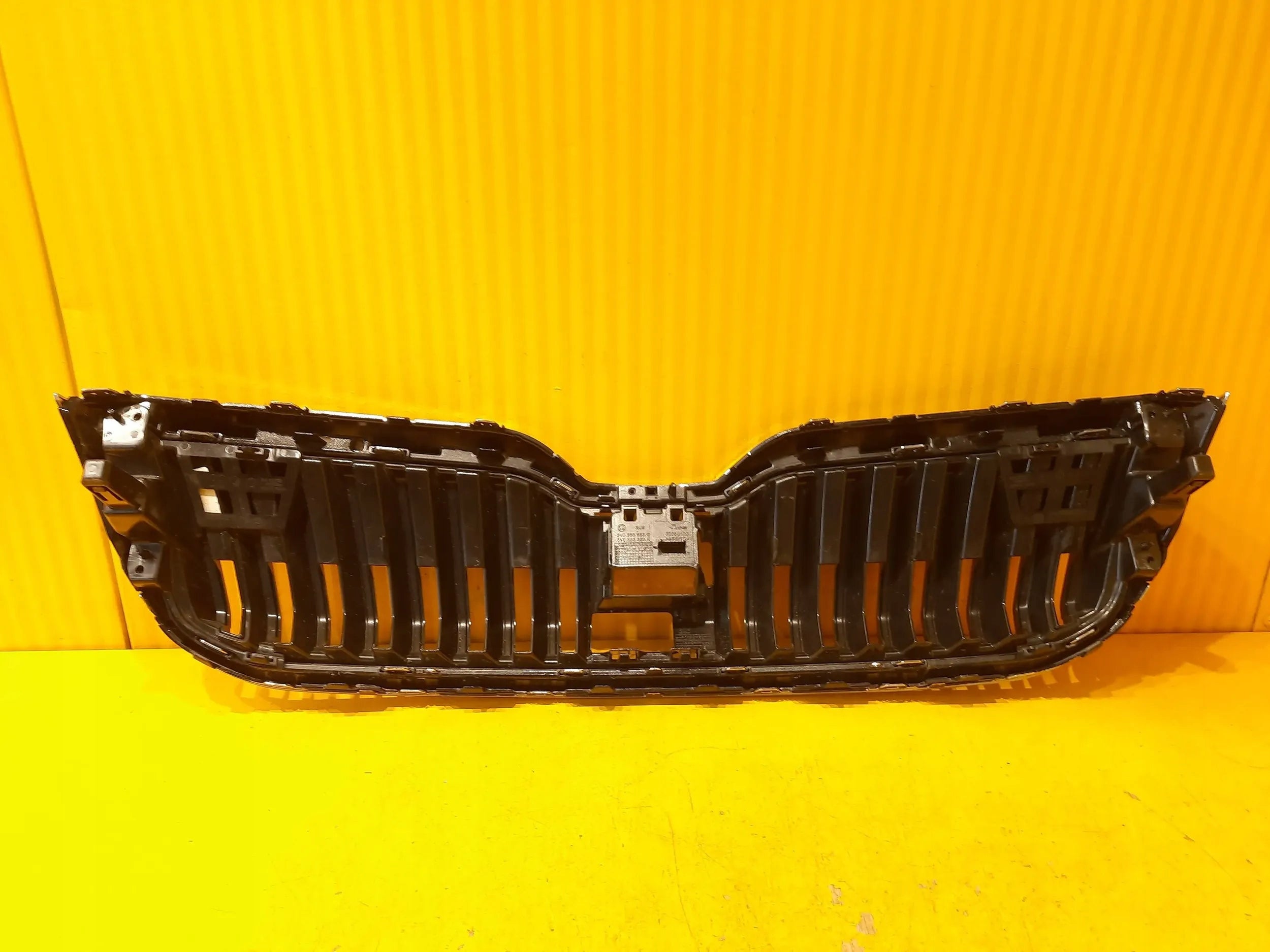 Kühlergrill Skoda SUPERB III FRONTGRILL 3V0853653G3 Kühlergitter