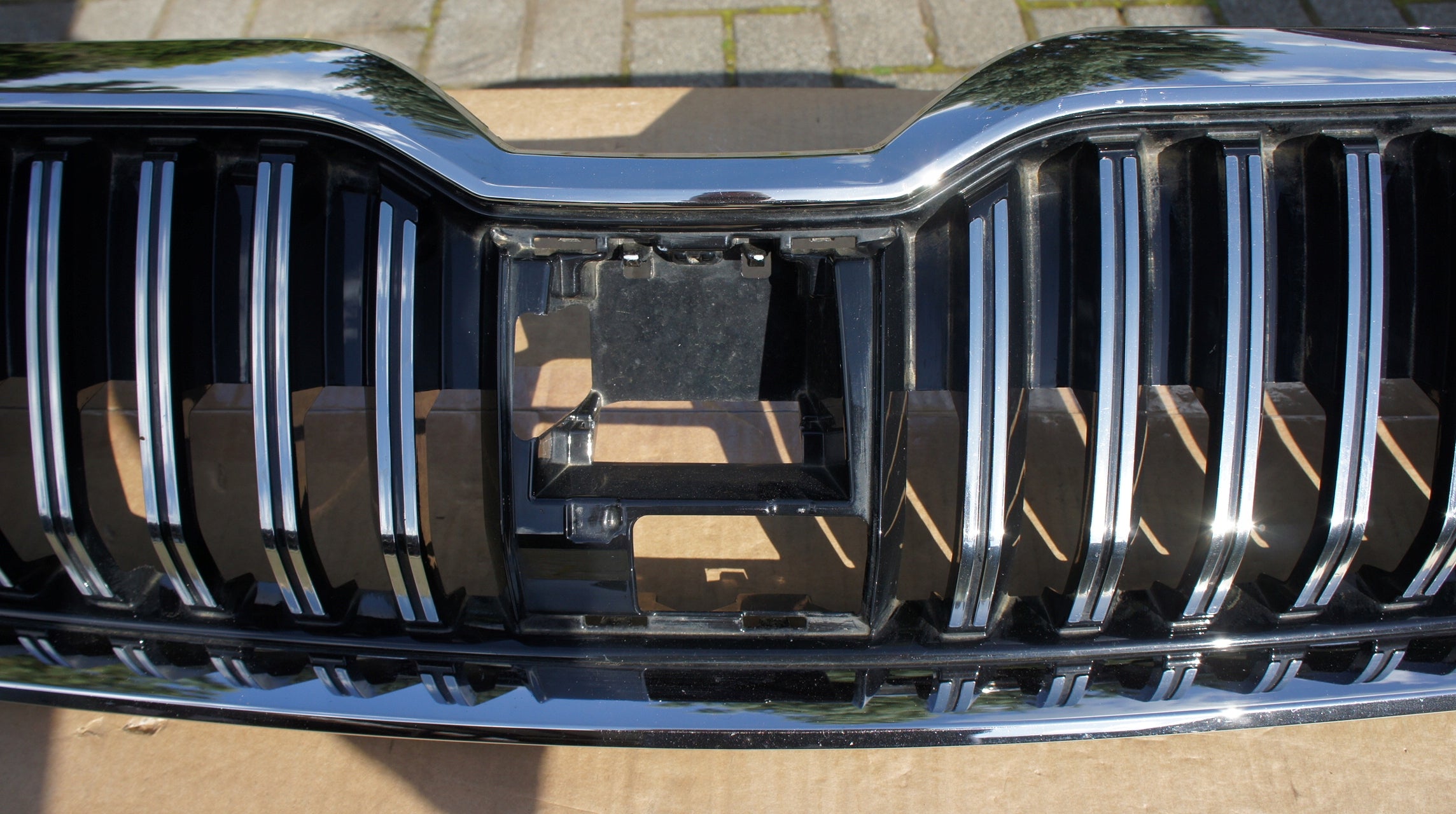 Kühlergrill Skoda SUPERB III FRONTGRILL 3V0853653G3 Kühlergitter