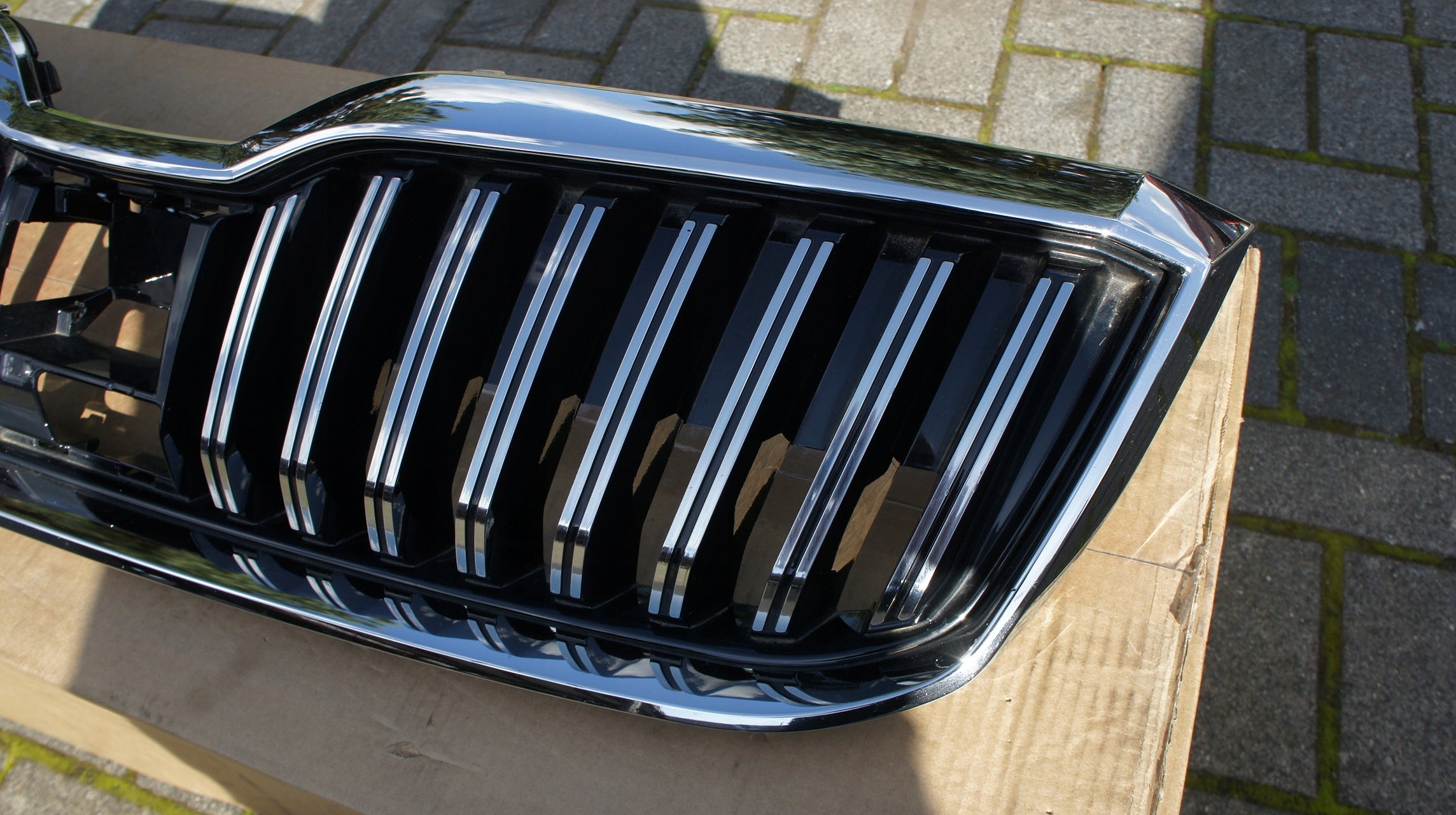 Kühlergrill Skoda SUPERB III FRONTGRILL 3V0853653G3 Kühlergitter