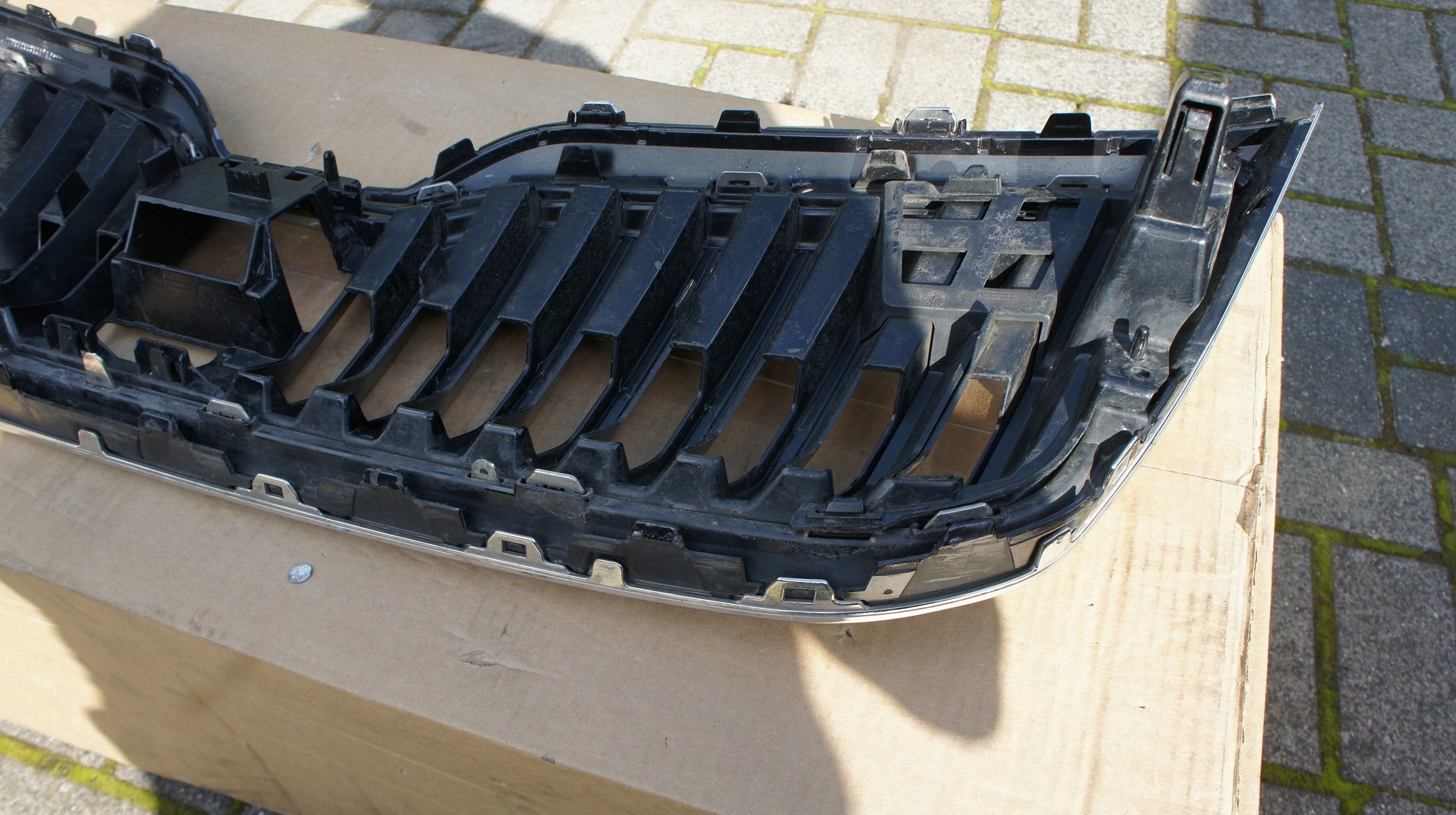 Kühlergrill Skoda SUPERB III FRONTGRILL 3V0853653G3 Kühlergitter