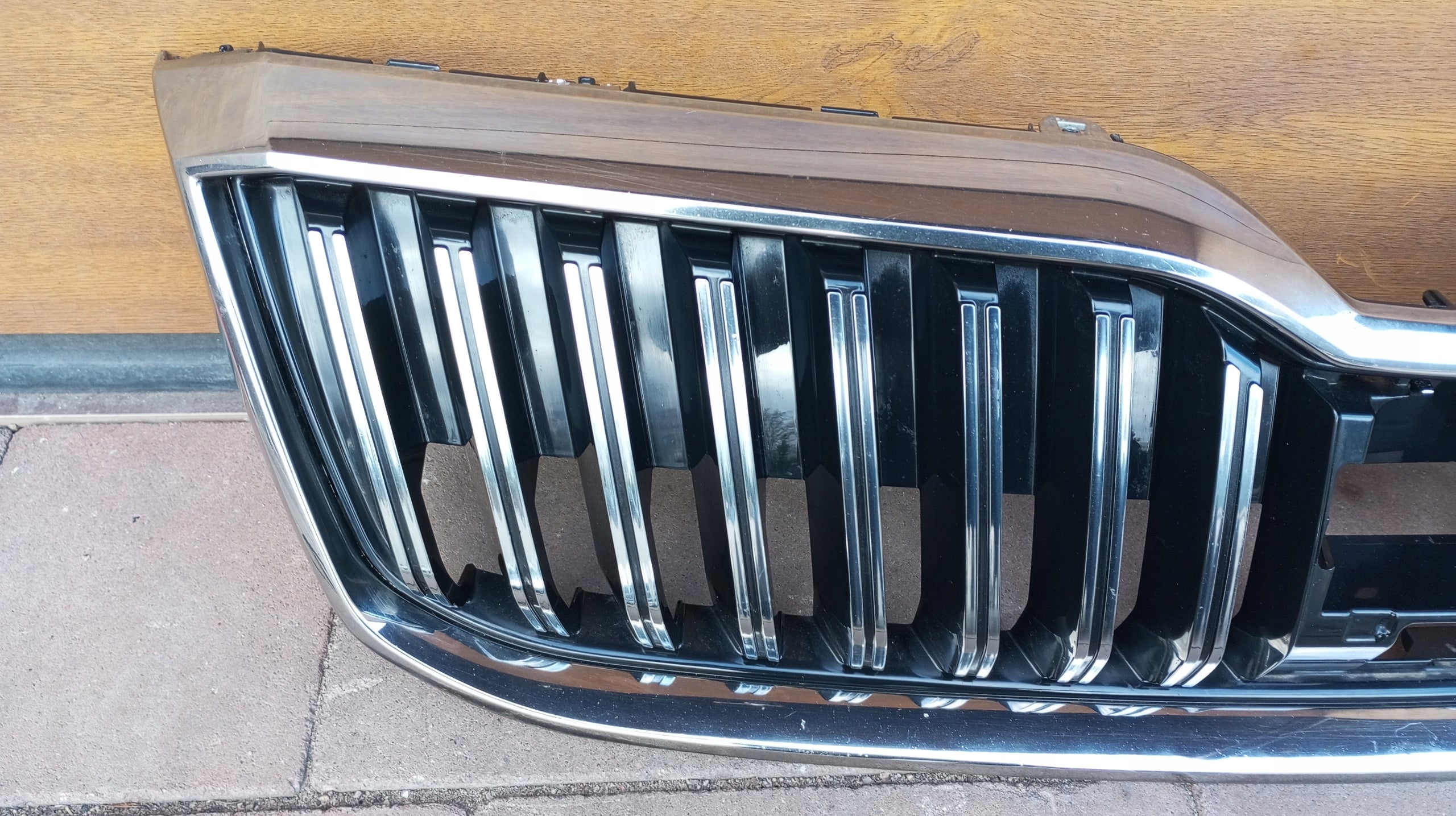 Kühlergrill Skoda SUPERB 3 FRONTGRILL 3V0853653G3 Kühlergitter