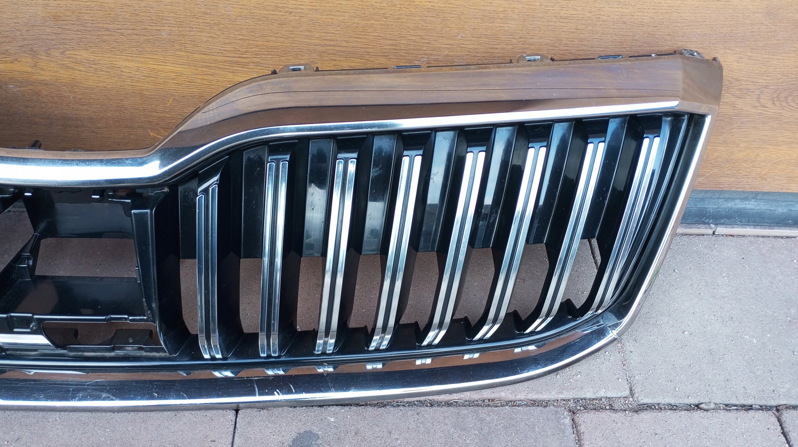 Kühlergrill Skoda SUPERB 3 FRONTGRILL 3V0853653G3 Kühlergitter