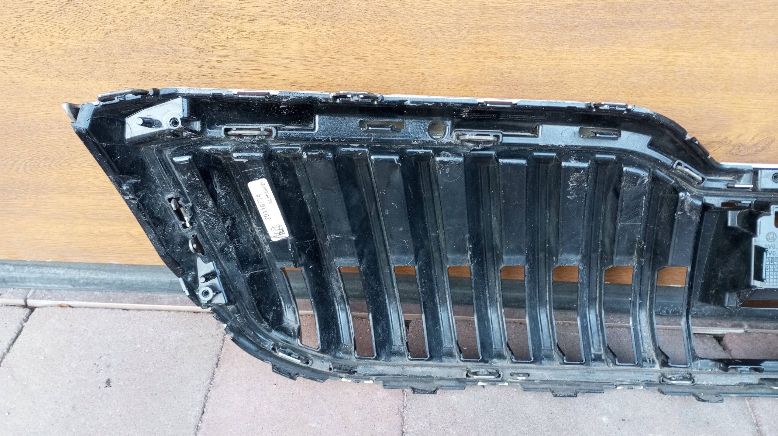 Kühlergrill Skoda SUPERB 3 FRONTGRILL 3V0853653G3 Kühlergitter