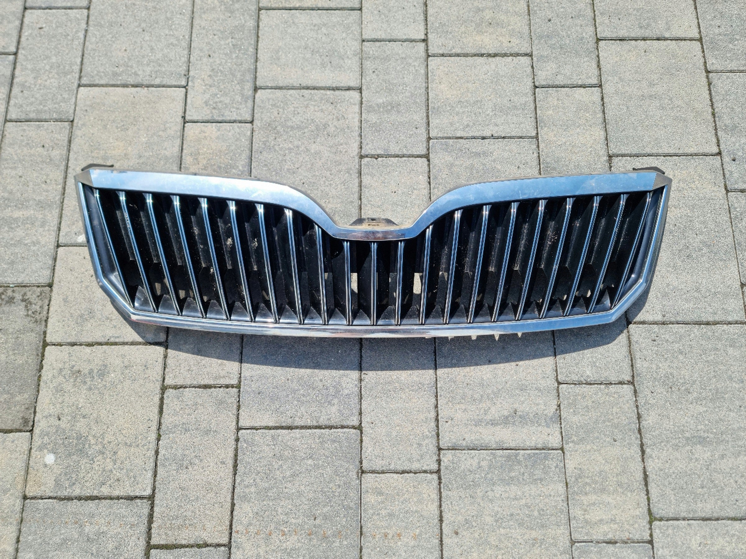 Kühlergrill Skoda SUPERB II FRONTGRILL Kühlergitter