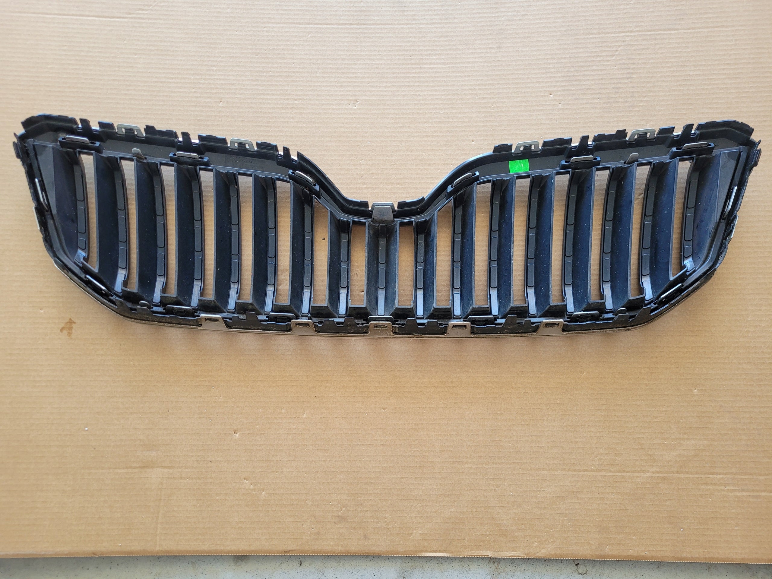 Kühlergrill Skoda YETI FRONTGRILL 5L0853668Ag Kühlergitter