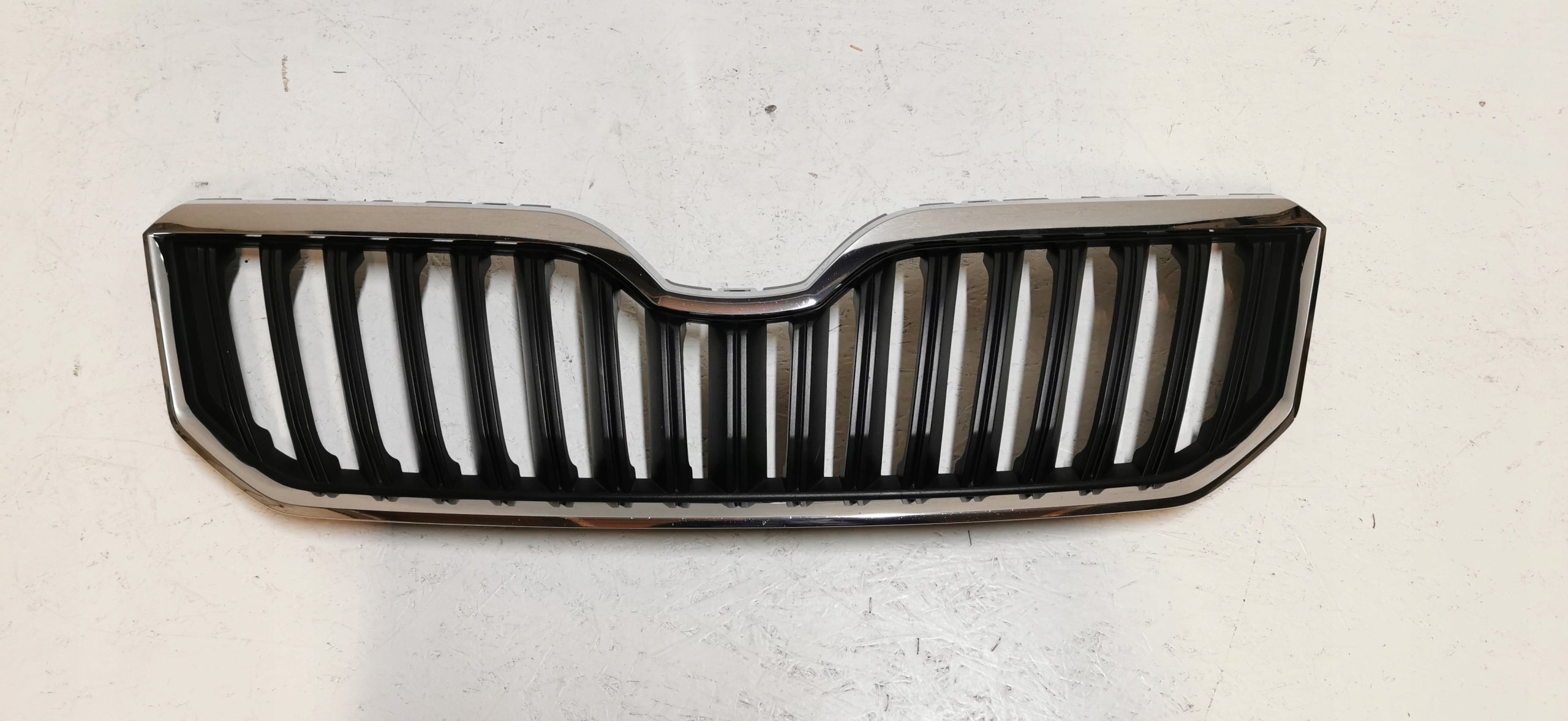 Kühlergrill Skoda YETI 5L FRONTGRILL 5L0853668BS Kühlergitter