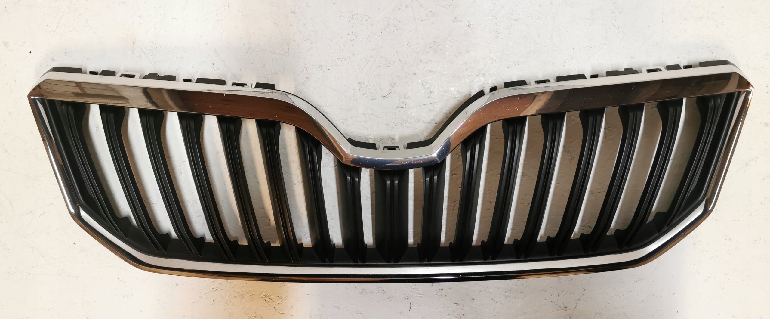 Kühlergrill Skoda YETI 5L FRONTGRILL 5L0853668BS Kühlergitter