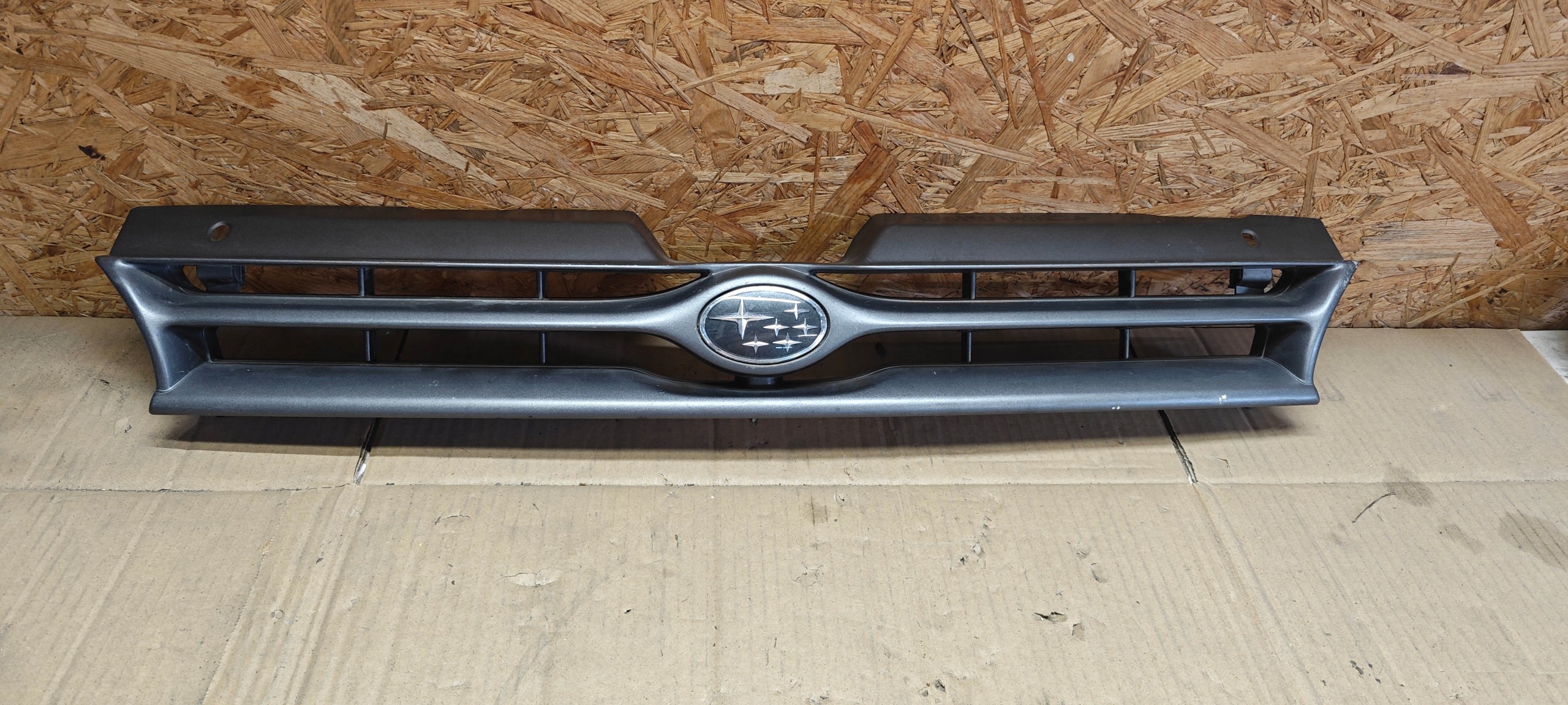 Kühlergrill Subaru IMPREZA FRONTGRILL 91065FA200 Kühlergitter