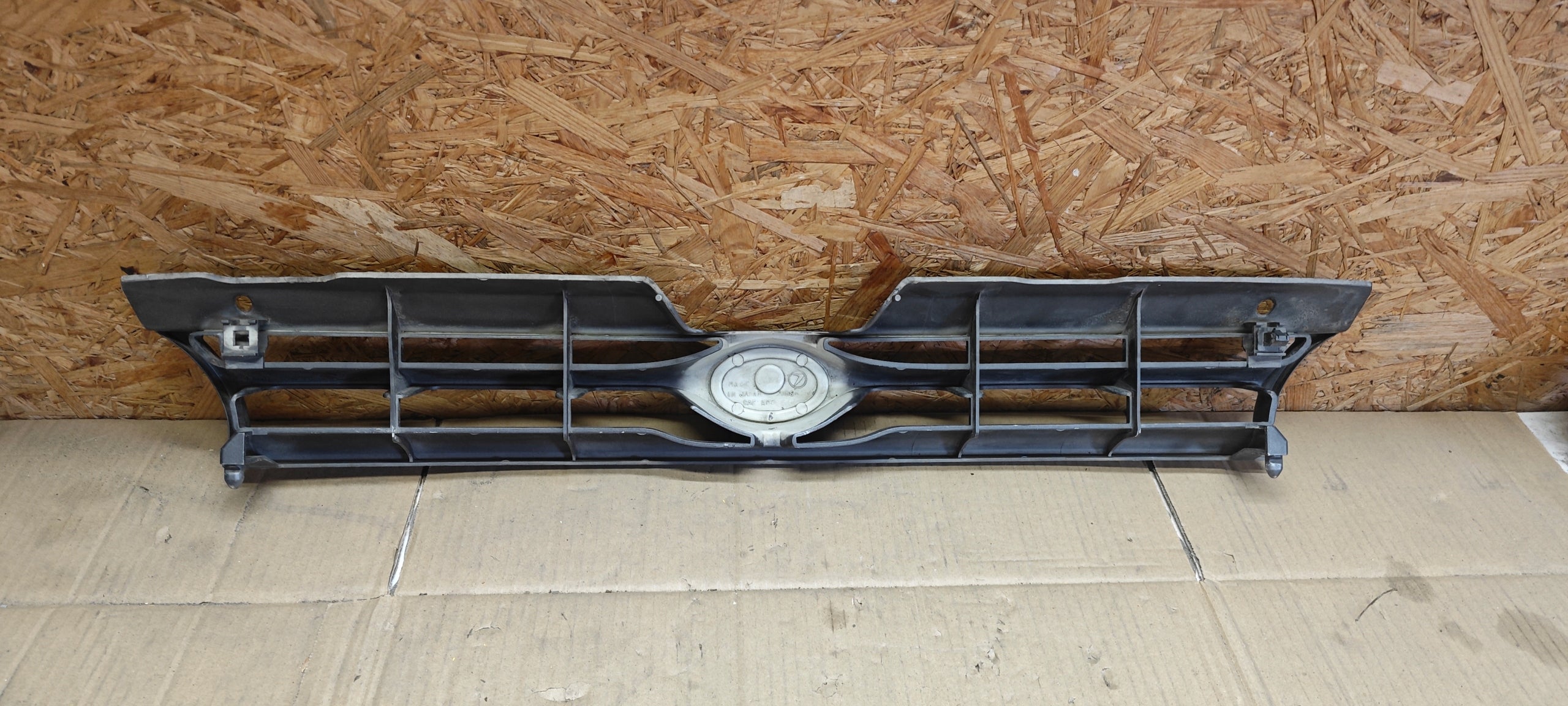 Kühlergrill Subaru IMPREZA FRONTGRILL 91065FA200 Kühlergitter