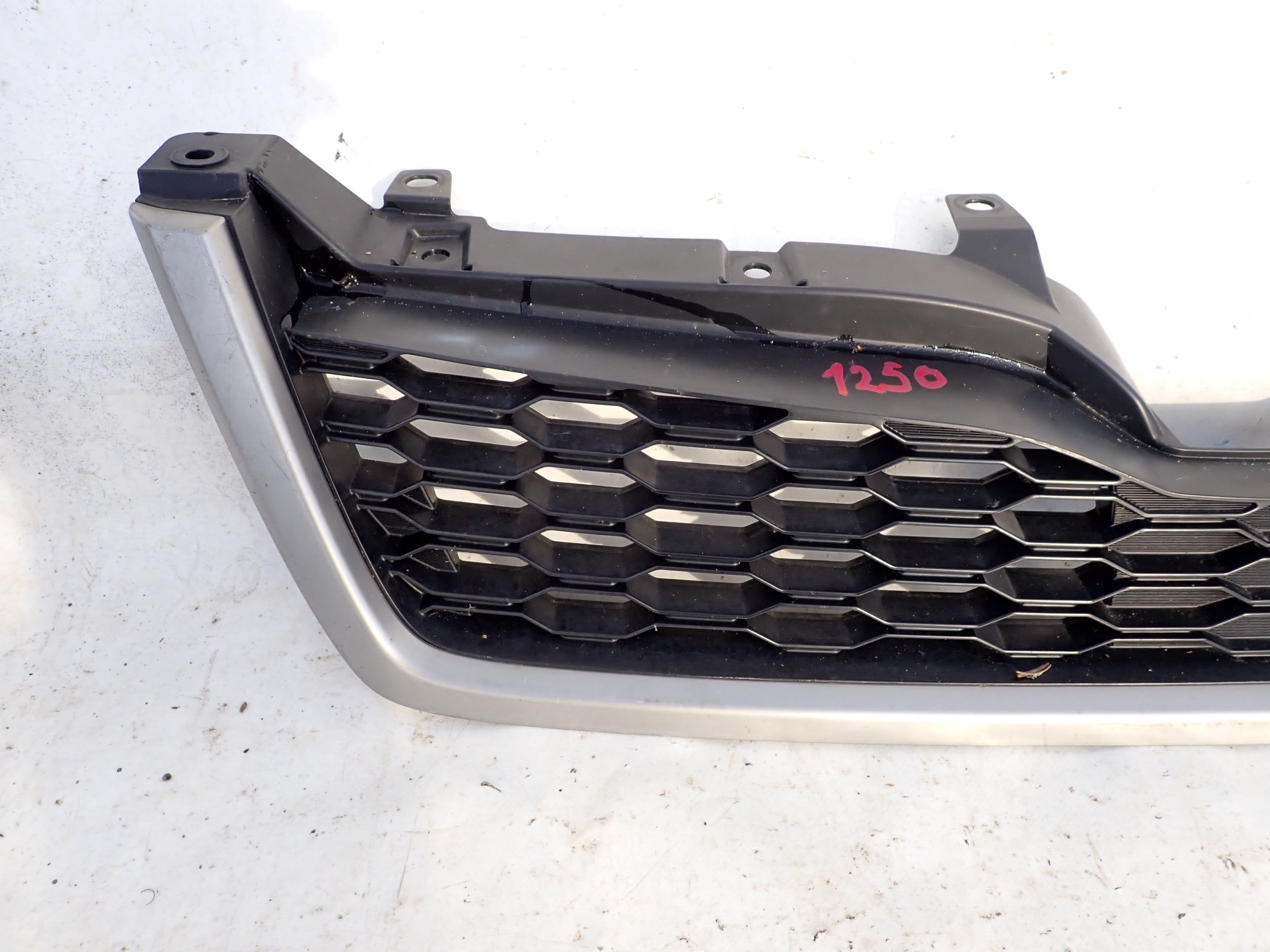 Kühlergrill Subaru FORESTER IV FRONTGRILL 91122SG06091 Kühlergitter