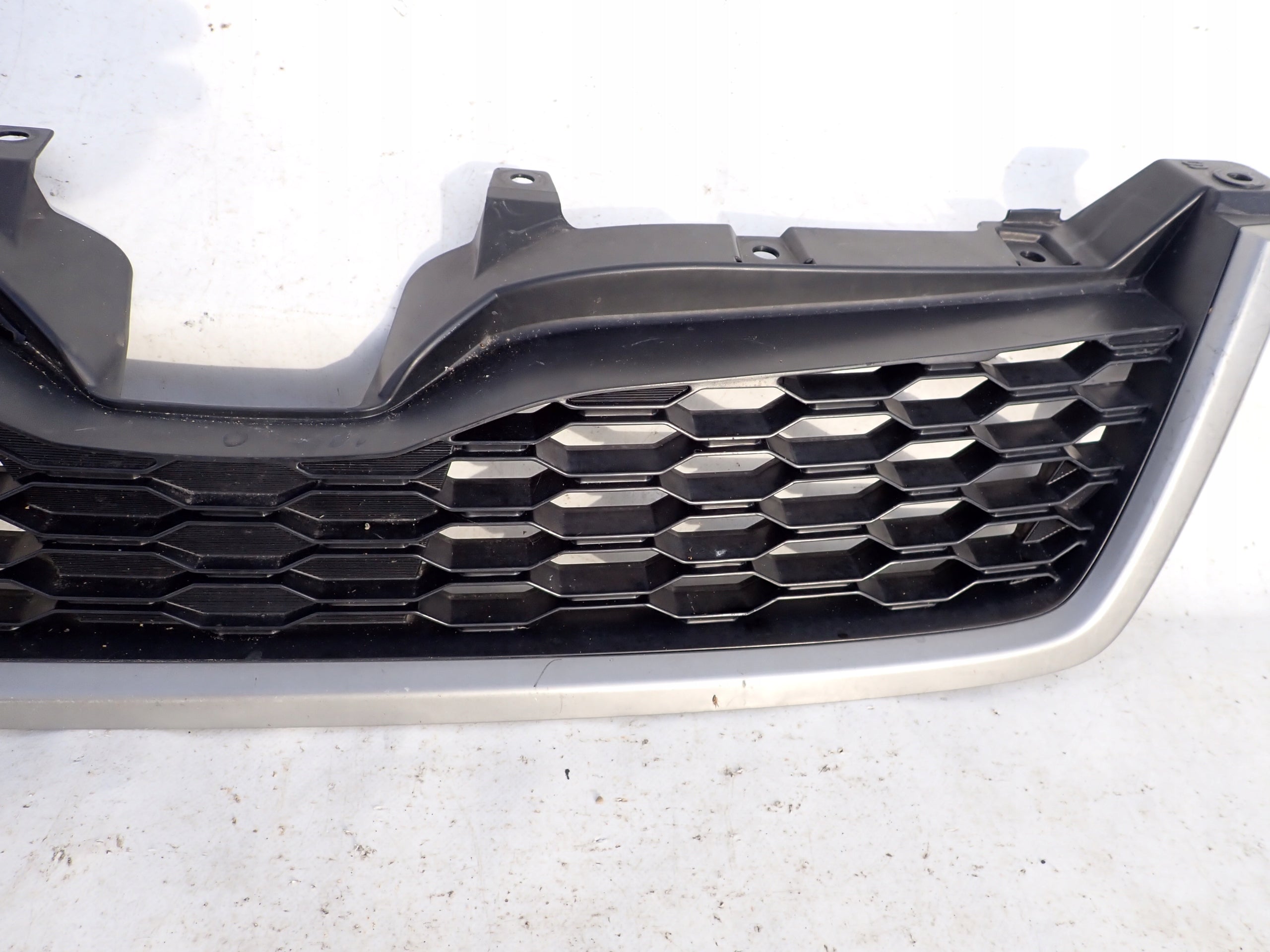 Kühlergrill Subaru FORESTER IV FRONTGRILL 91122SG06091 Kühlergitter