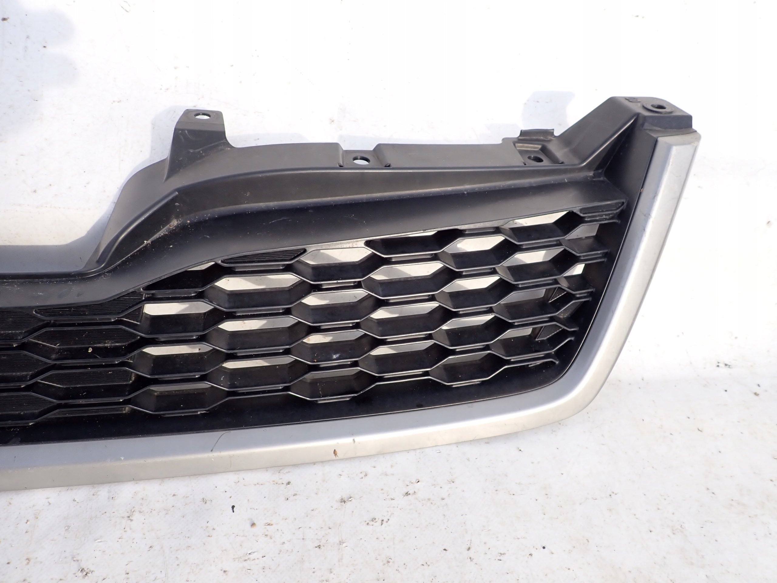 Kühlergrill Subaru FORESTER IV FRONTGRILL 91122SG06091 Kühlergitter