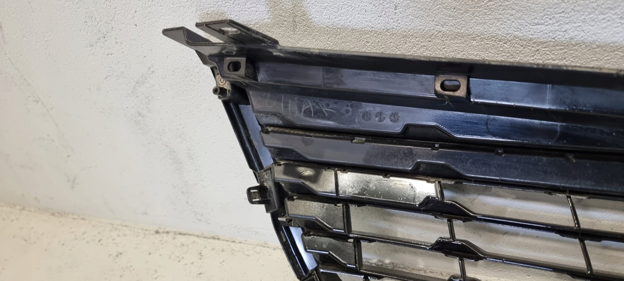 Kühlergrill Subaru FORESTER IV FRONTGRILL 91121SJ130 Kühlergitter