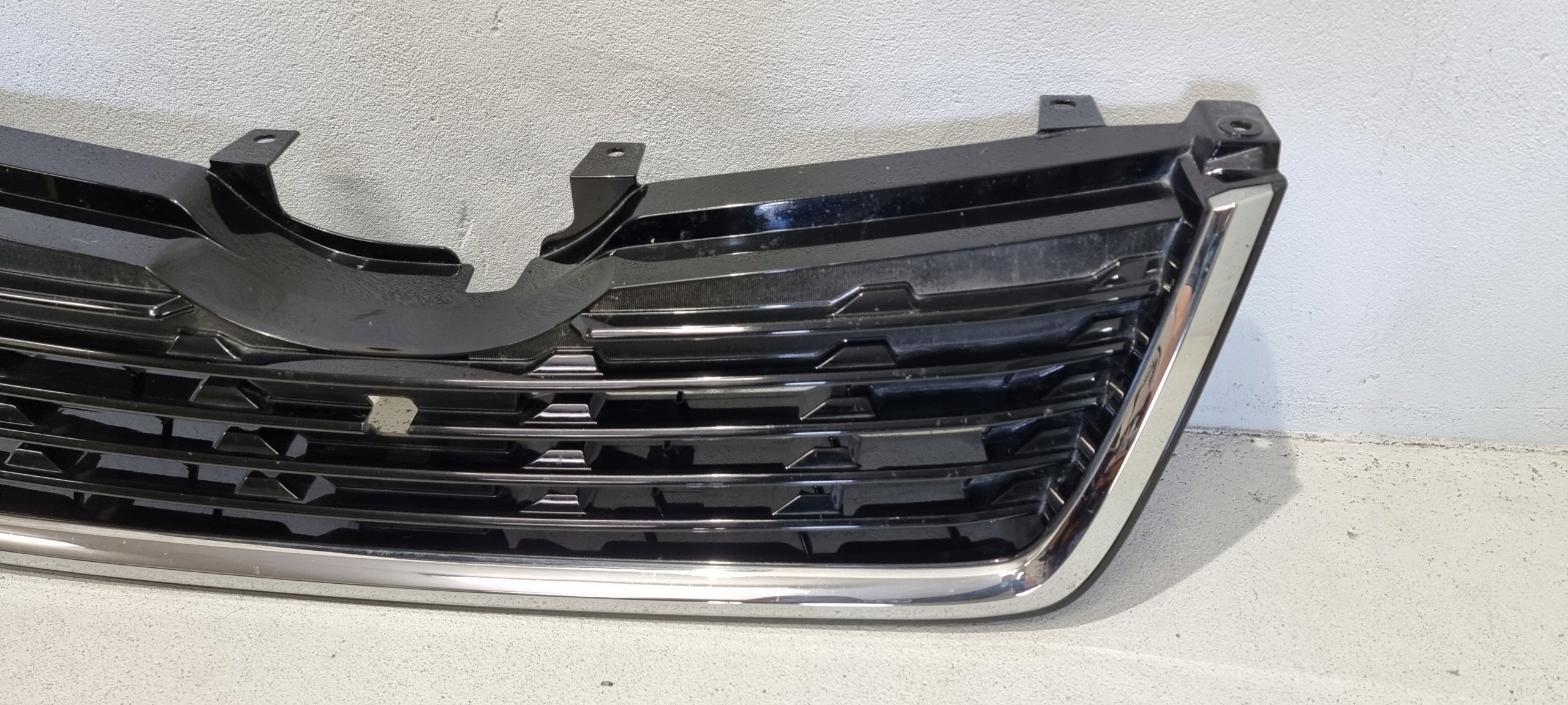 Kühlergrill Subaru FORESTER IV FRONTGRILL 91121SJ130 Kühlergitter