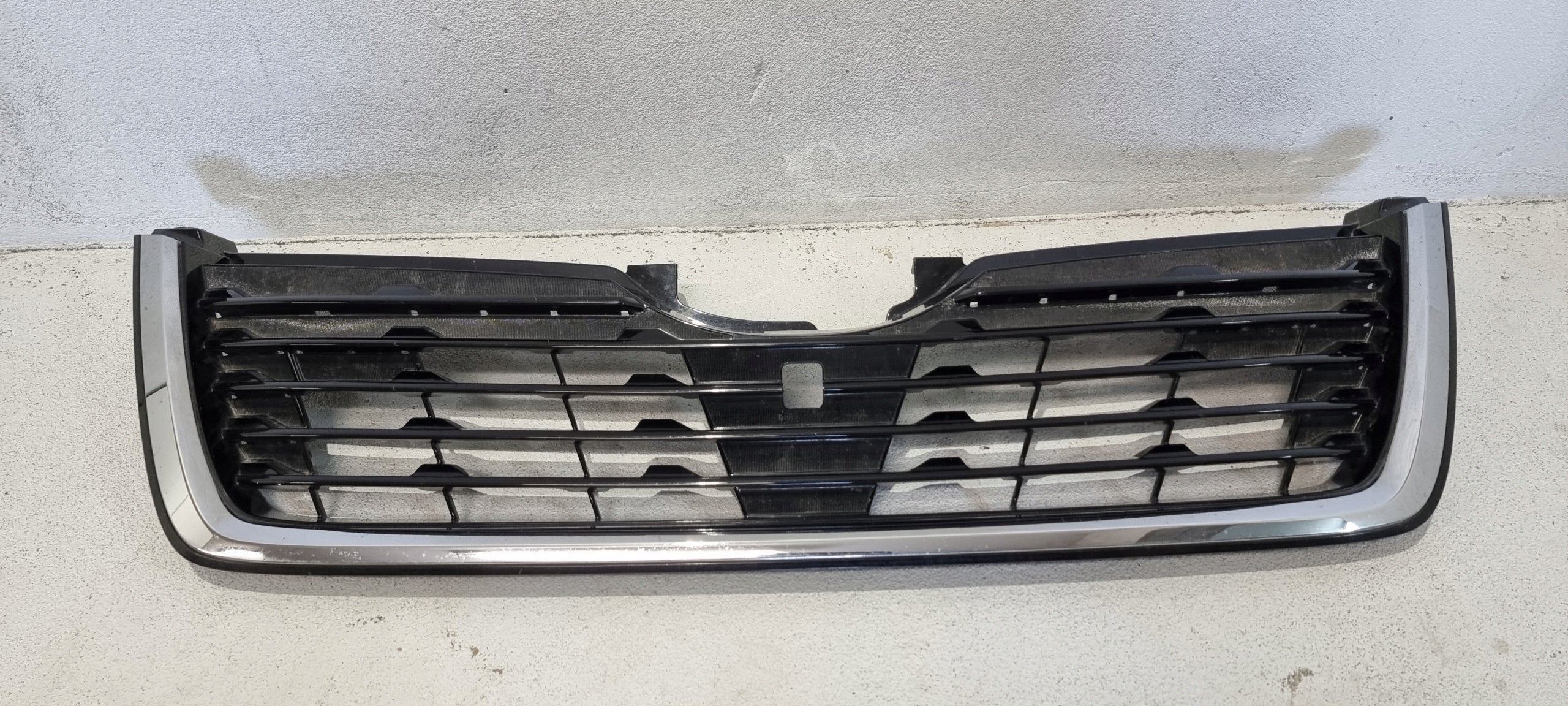 Kühlergrill Subaru FORESTER IV FRONTGRILL 91121SJ130 Kühlergitter