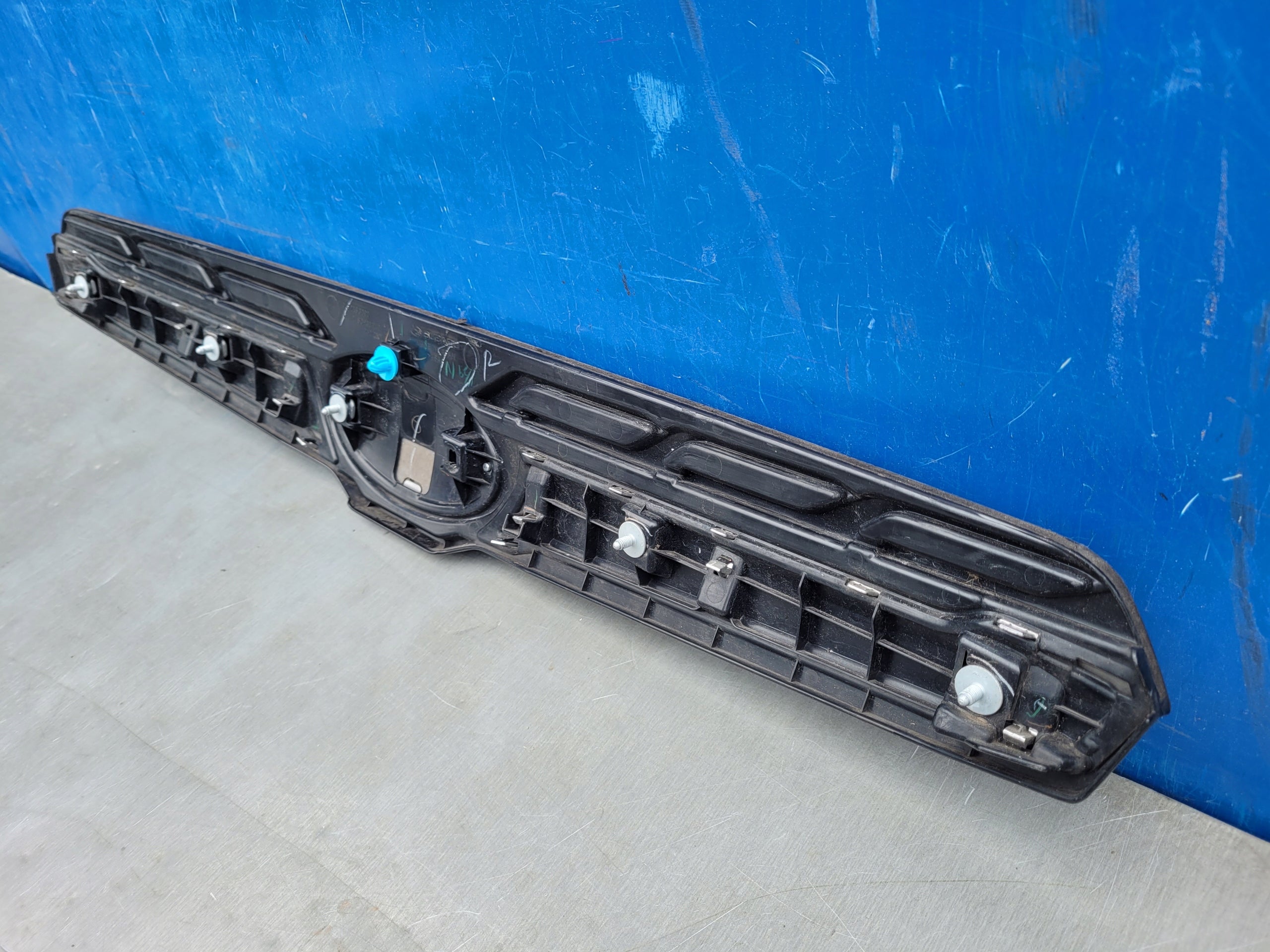 Kühlergrill Subaru FORESTER 2 FRONTGRILL 91122SG090 Kühlergitter